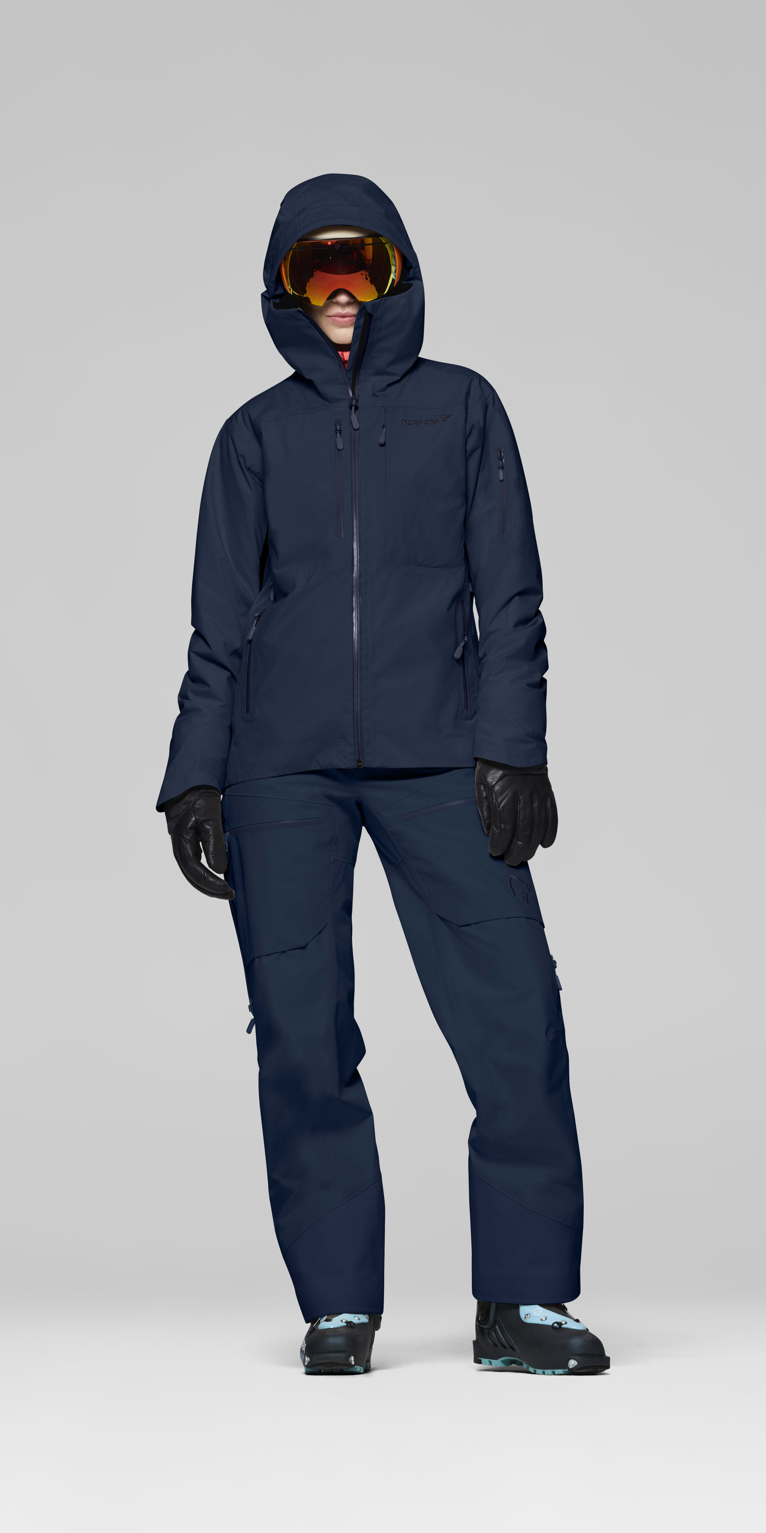 Female Look front image of lofoten Gore-Tex Insulated Jacket Indigo Night