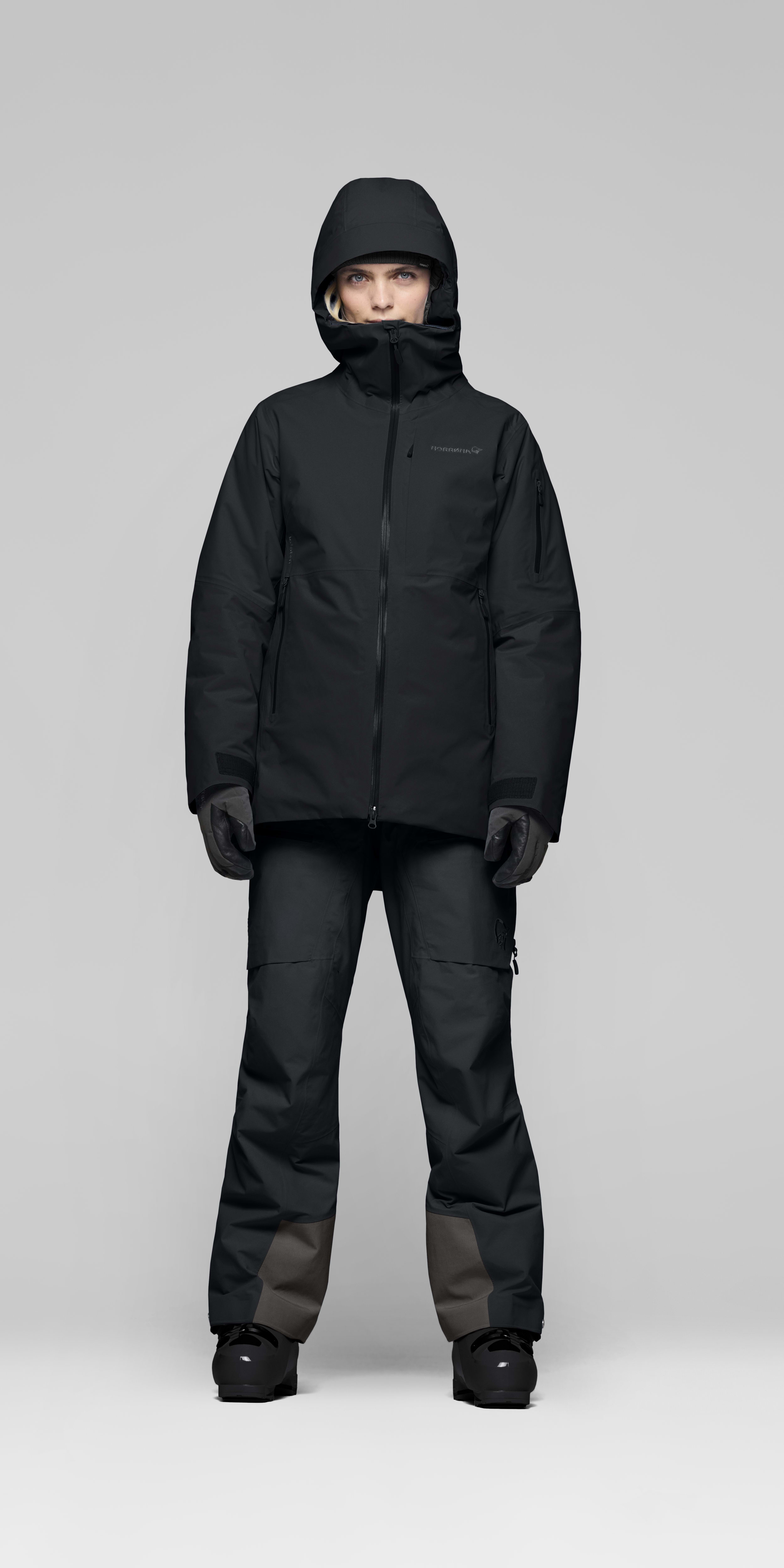 Female Look front image of lofoten Gore-Tex thermo80 Jacket Caviar Black