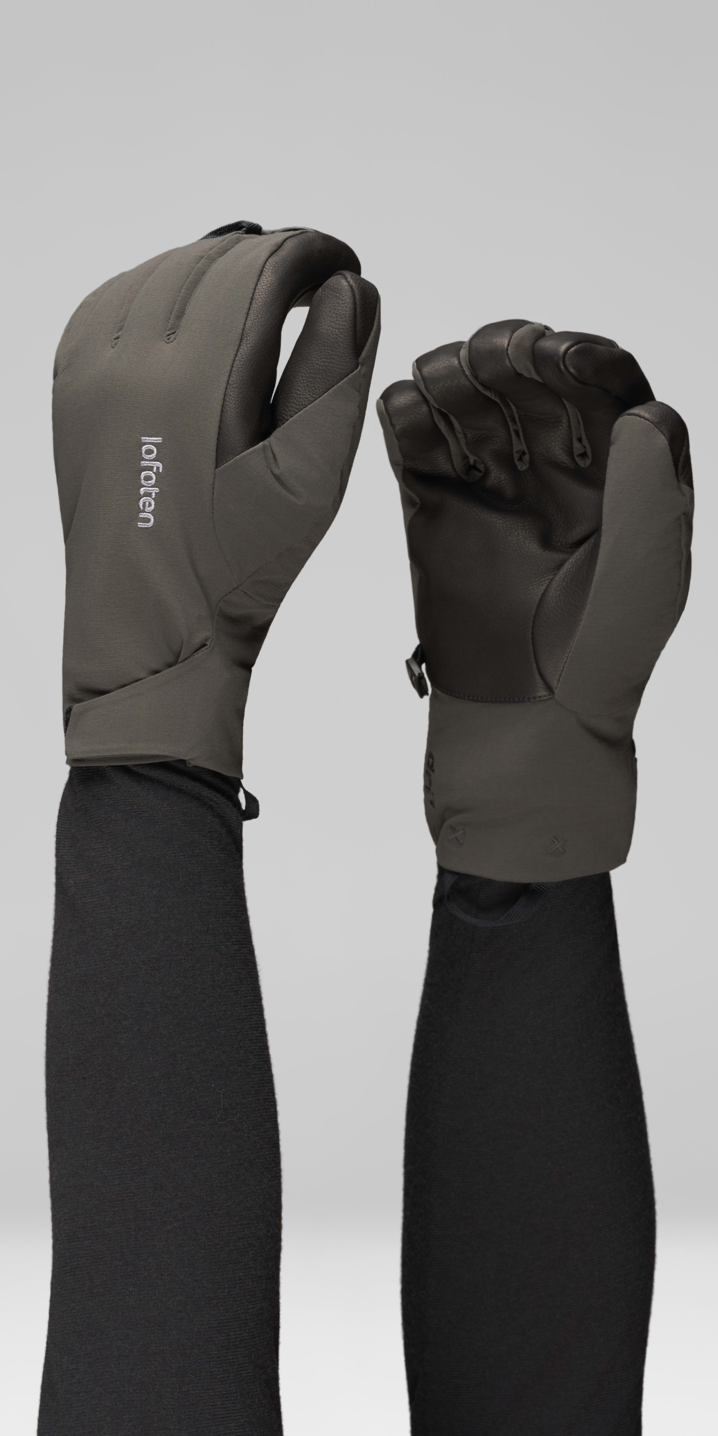 Female Look front image of lofoten dri1 PrimaLoft170 short Gloves Phantom