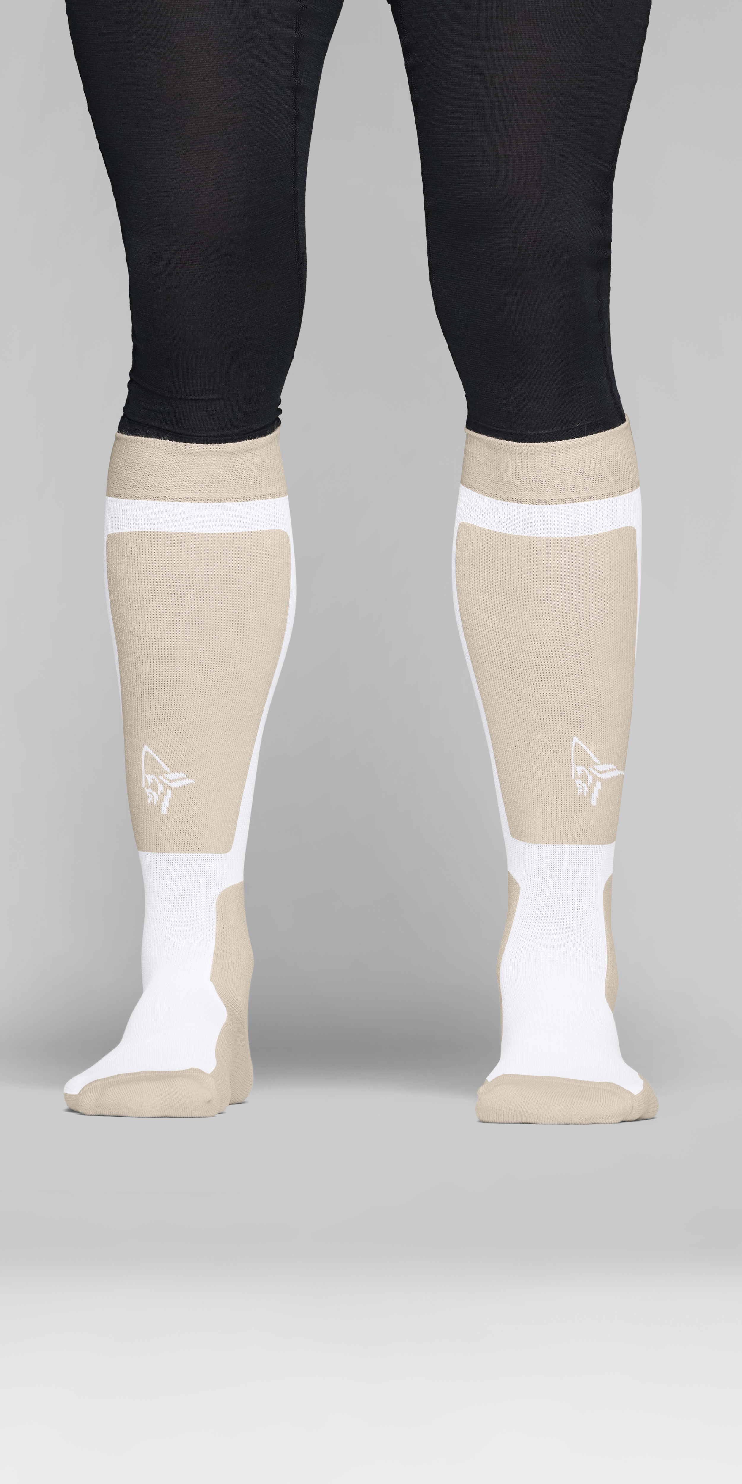 Female Look front image of lofoten mid merinoUll long Socks Oatmeal/Snow White
