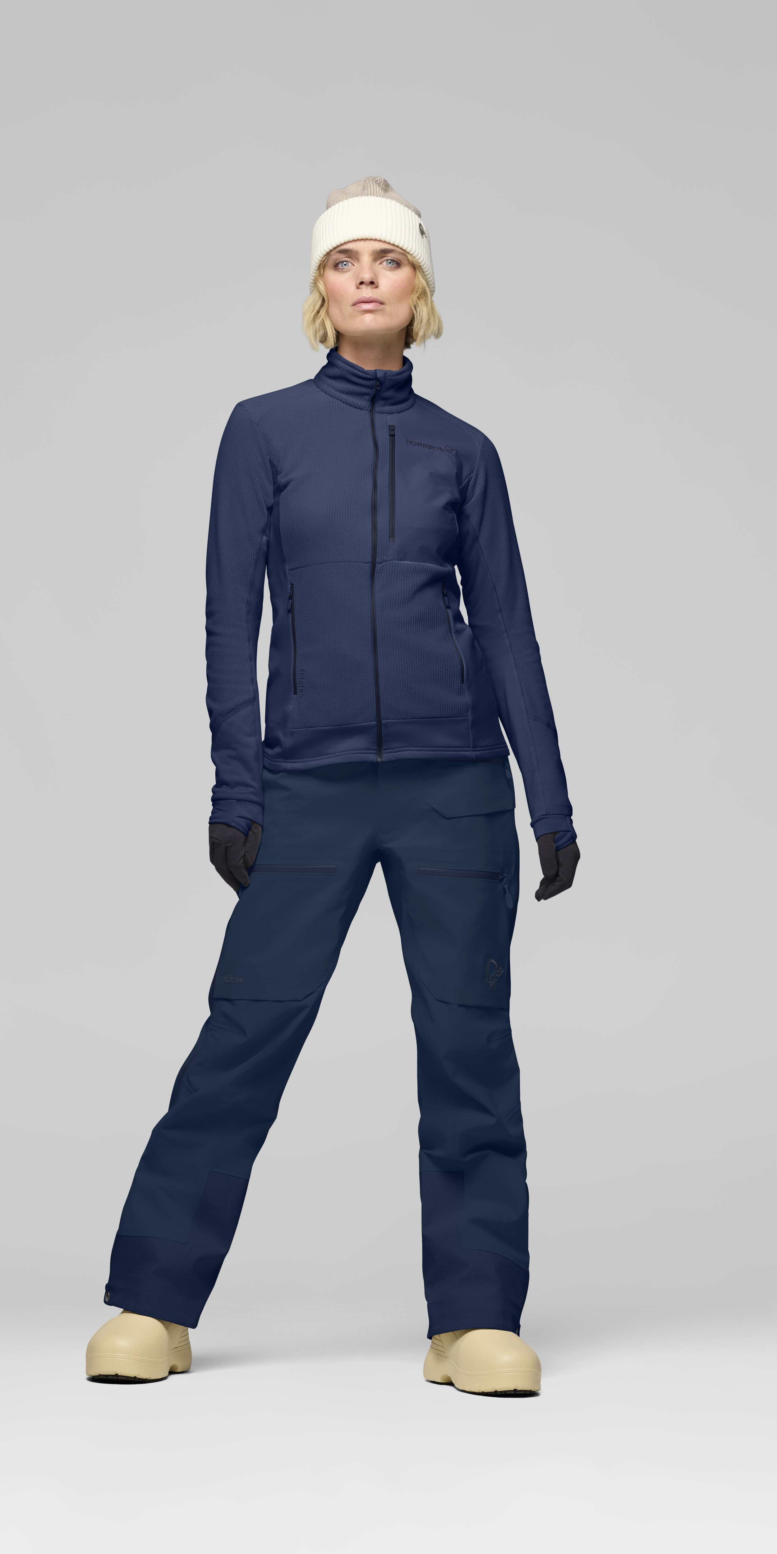 Female Look front image of lofoten warm2 Jacket Indigo Night