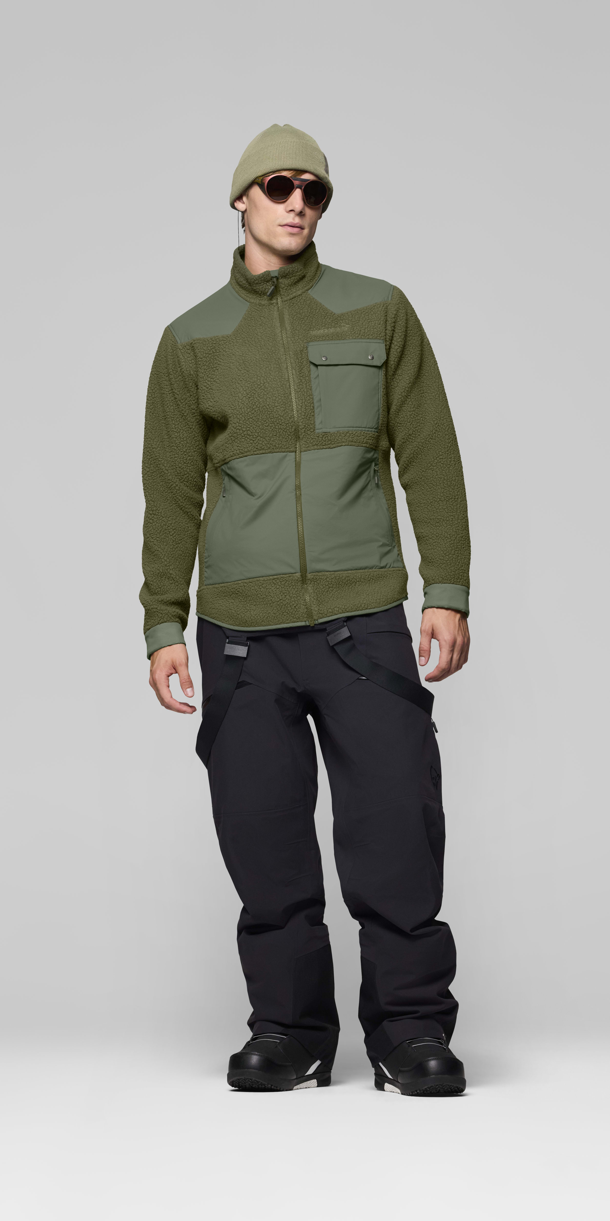 Male Look front image of tamok warm3 Jacket Olive Night/Deep Lichen Green