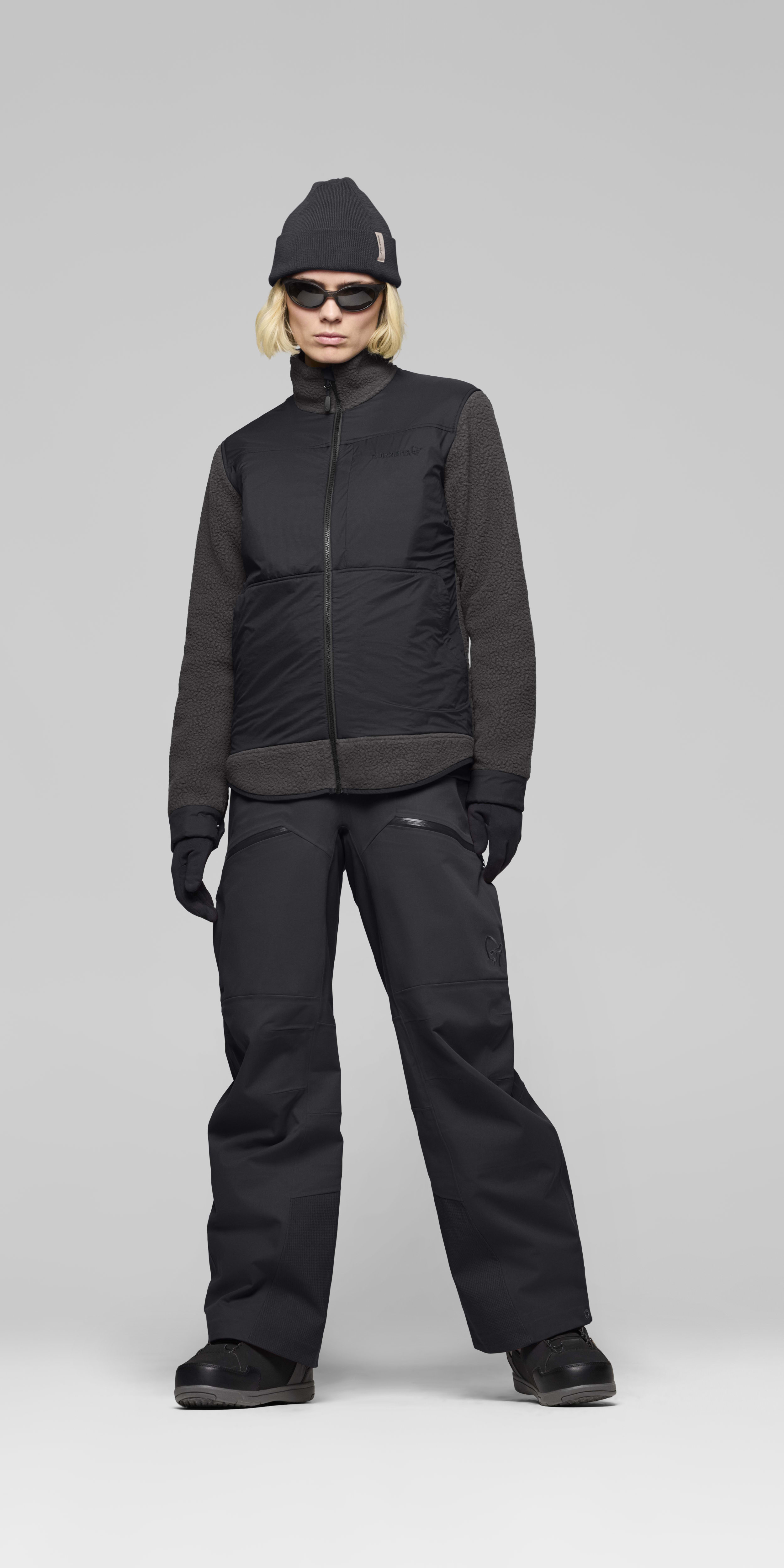 Female Look front image of tamok warm3 Jacket Phantom/Caviar Black