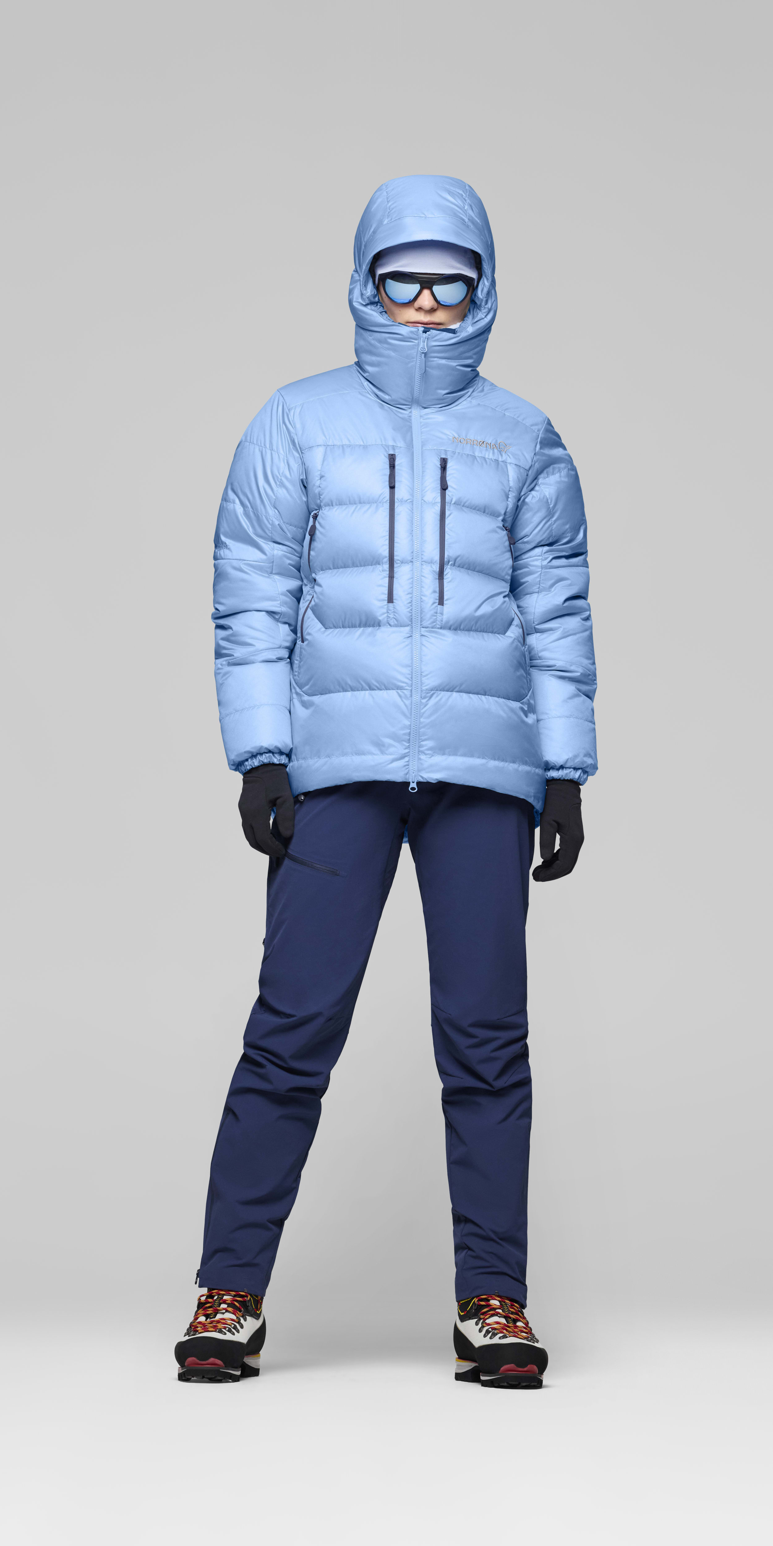 Female Look front image of trollveggen down800 Hood Allure