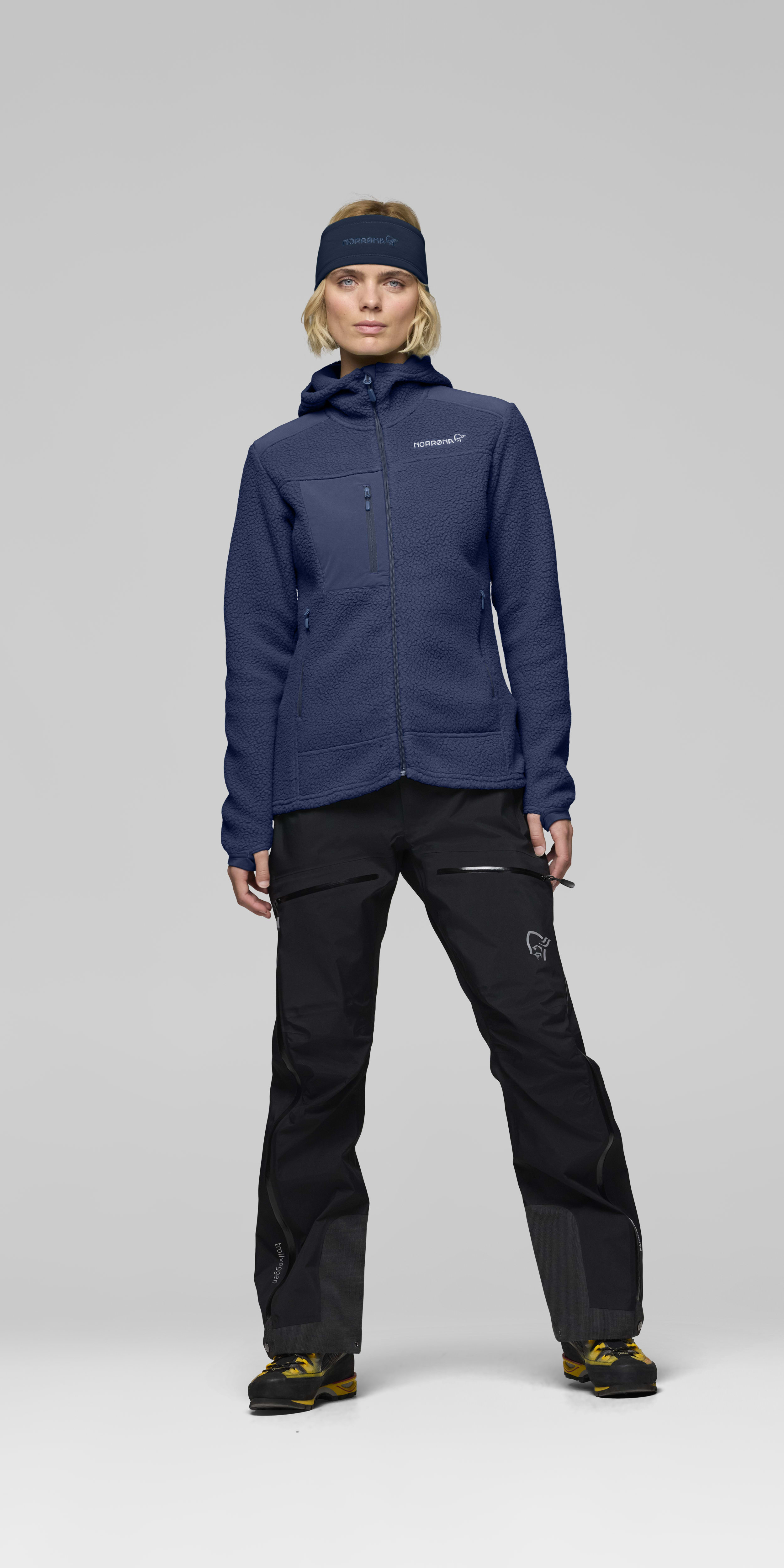 Female Look front image of trollveggen warm3 Zip Hood Indigo Night
