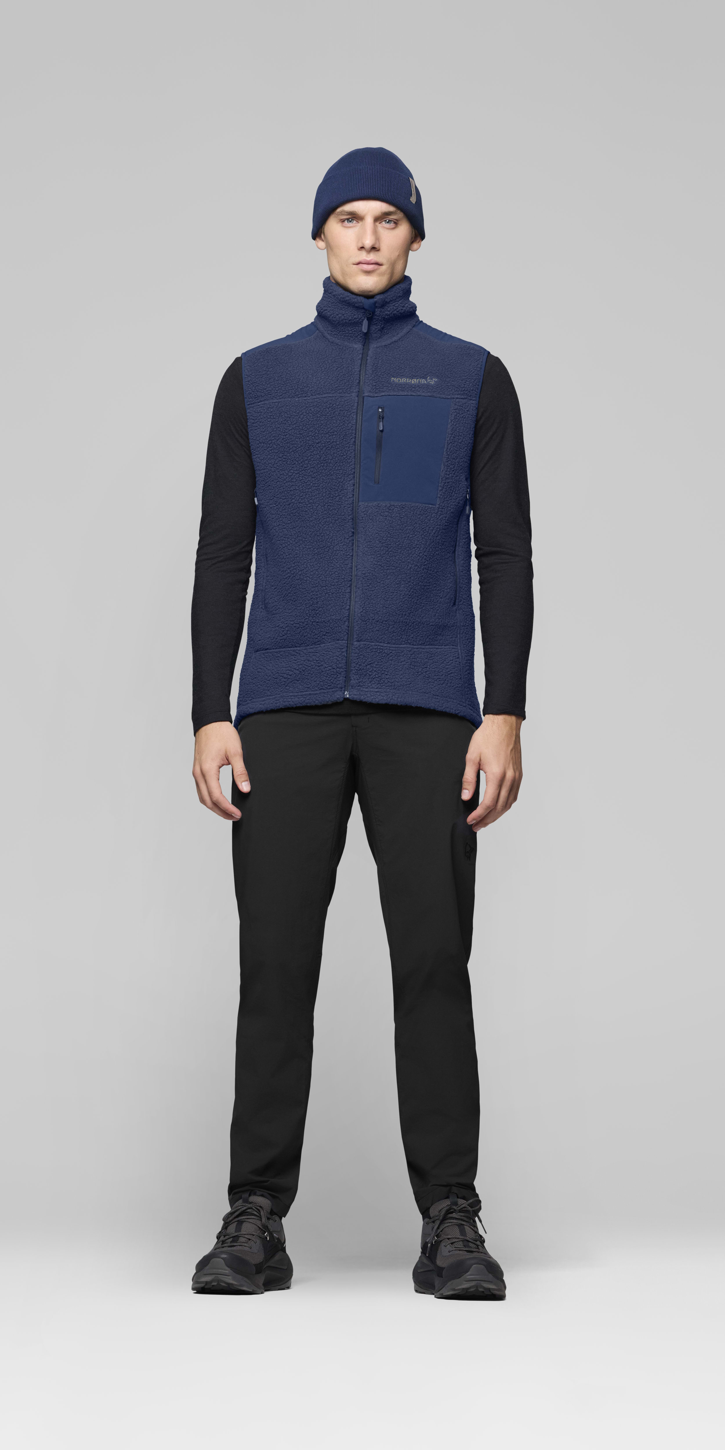Male Look front image of trollveggen warm3 Vest Indigo Night
