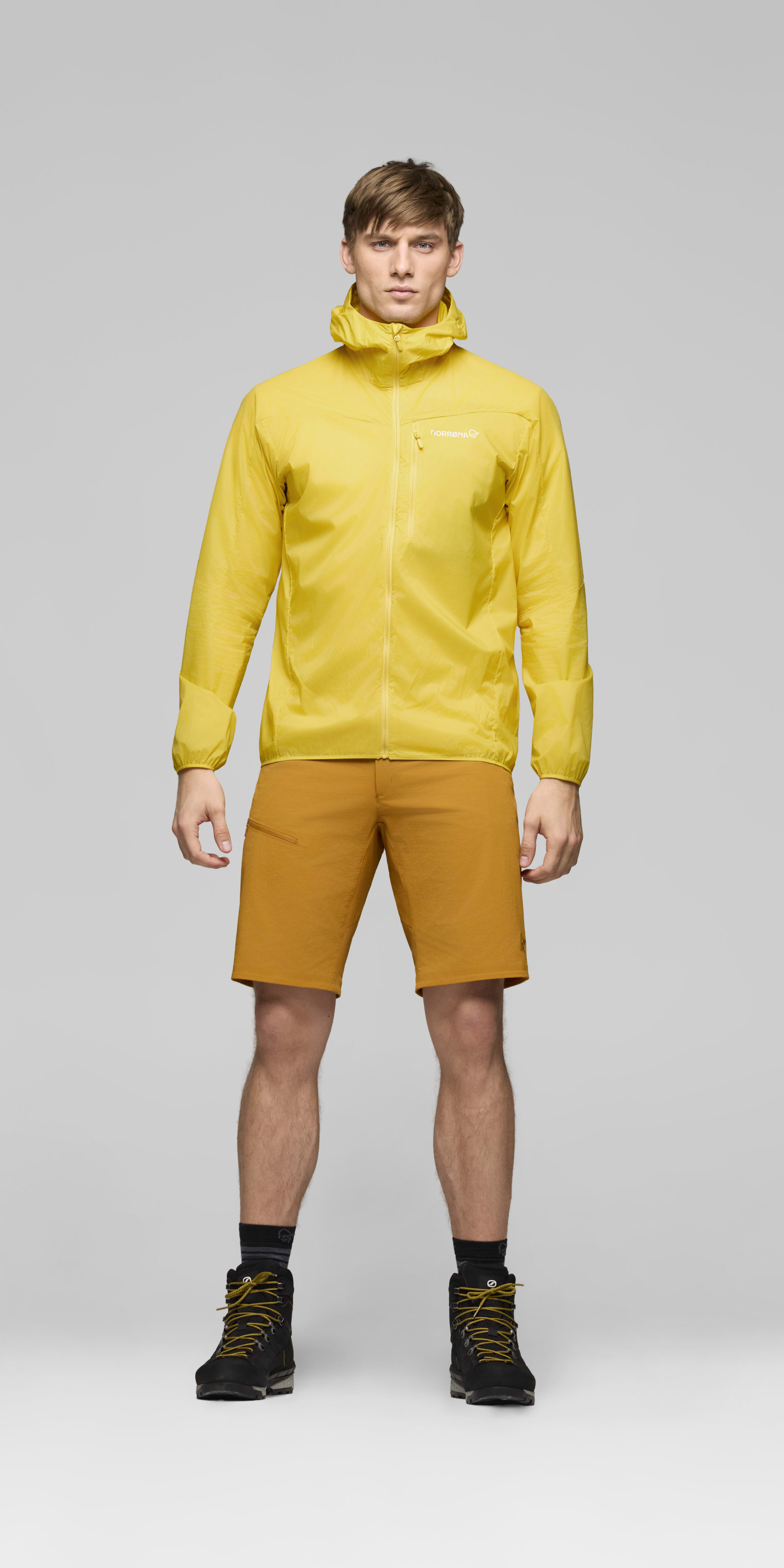 Male Look front image of falketind aero60 Zip Hood Freesia