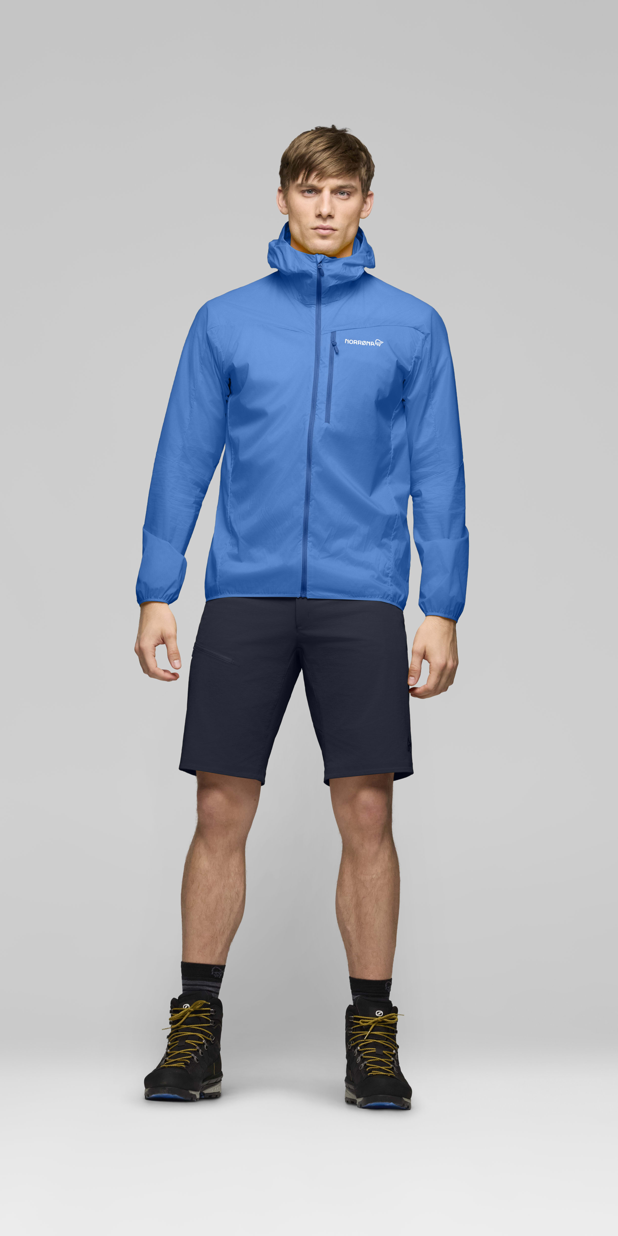 Male Look front image of falketind aero60 Zip Hood Dark Blue