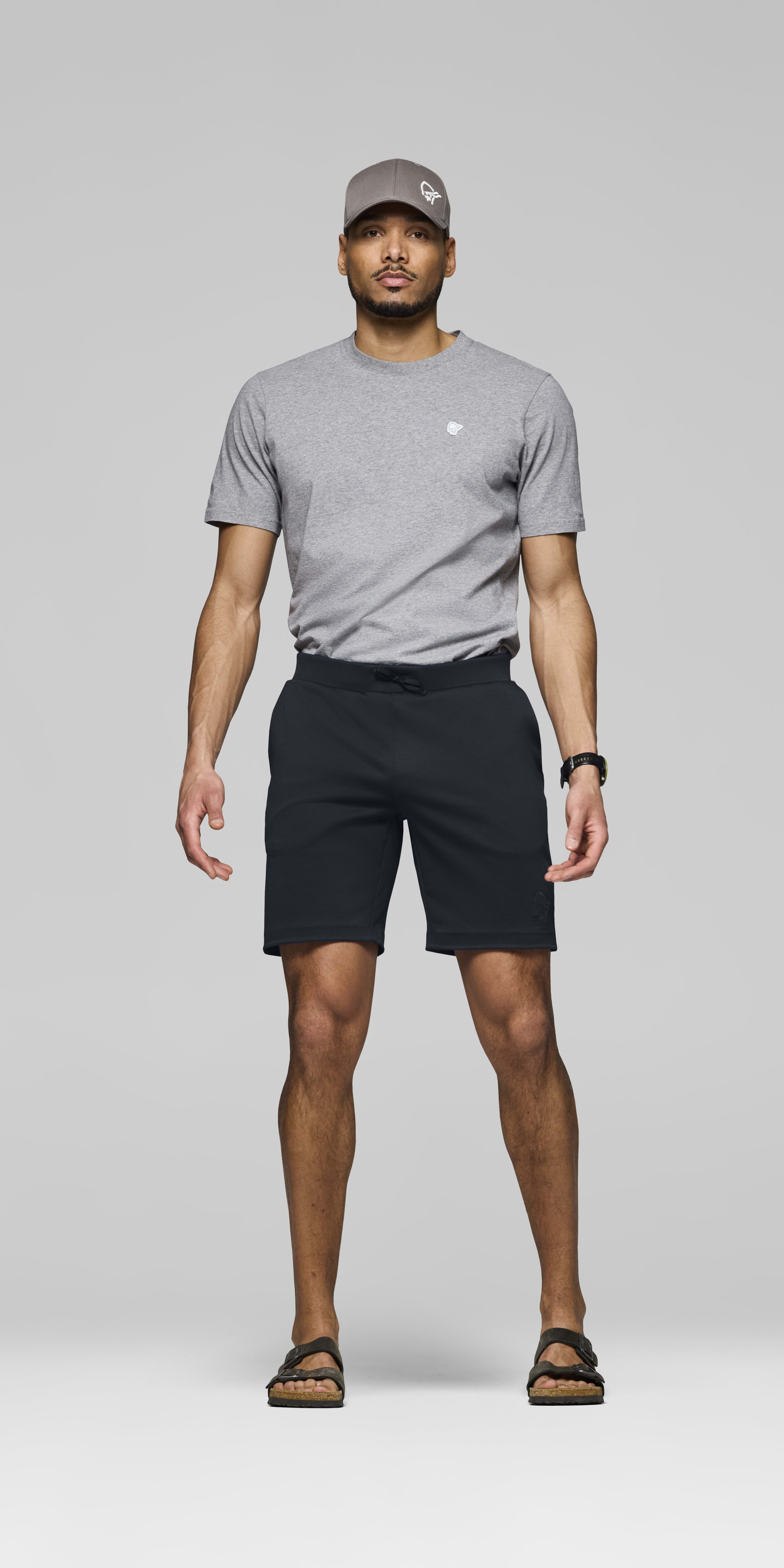 Male Look front image of falketind warm2 stretch Shorts Caviar Black
