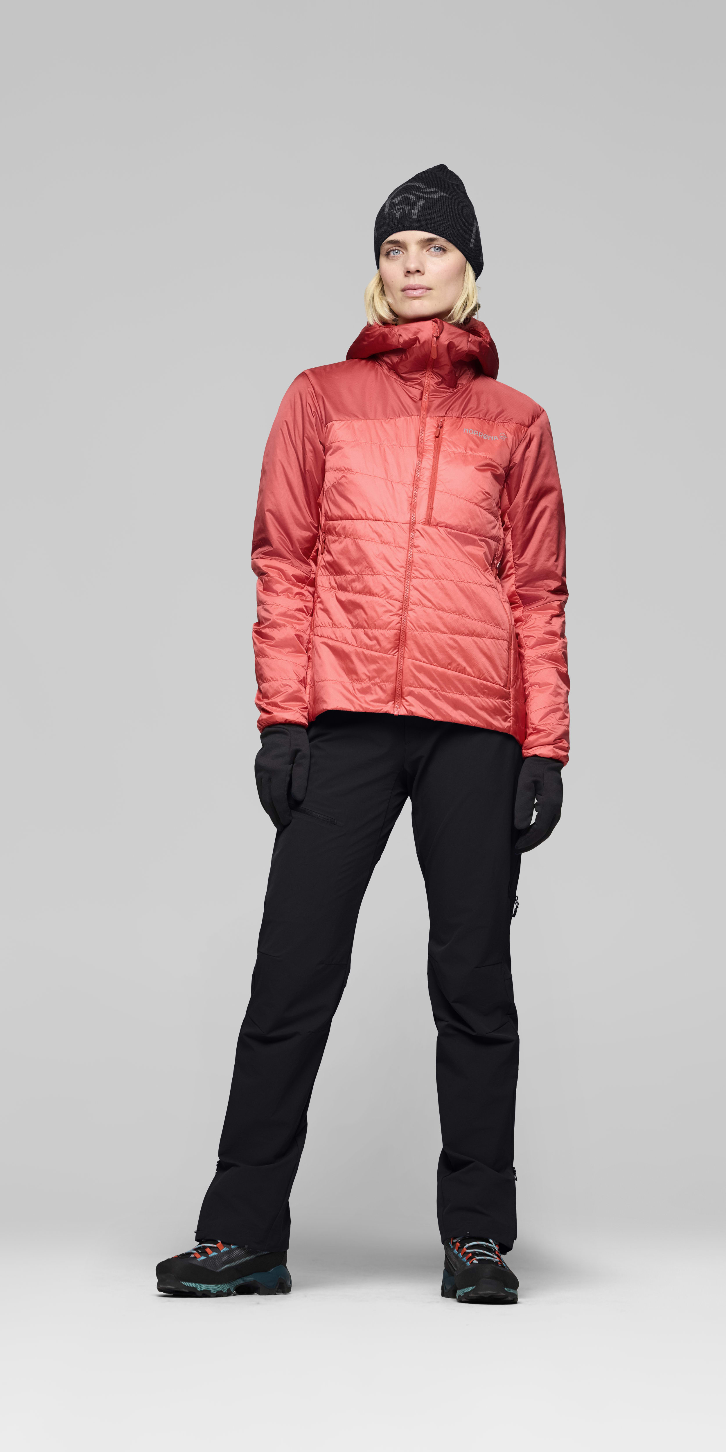 Female Look front image of falketind falketind thermo40 Zip Hood W's Deep Sea Coral/Baked Apple