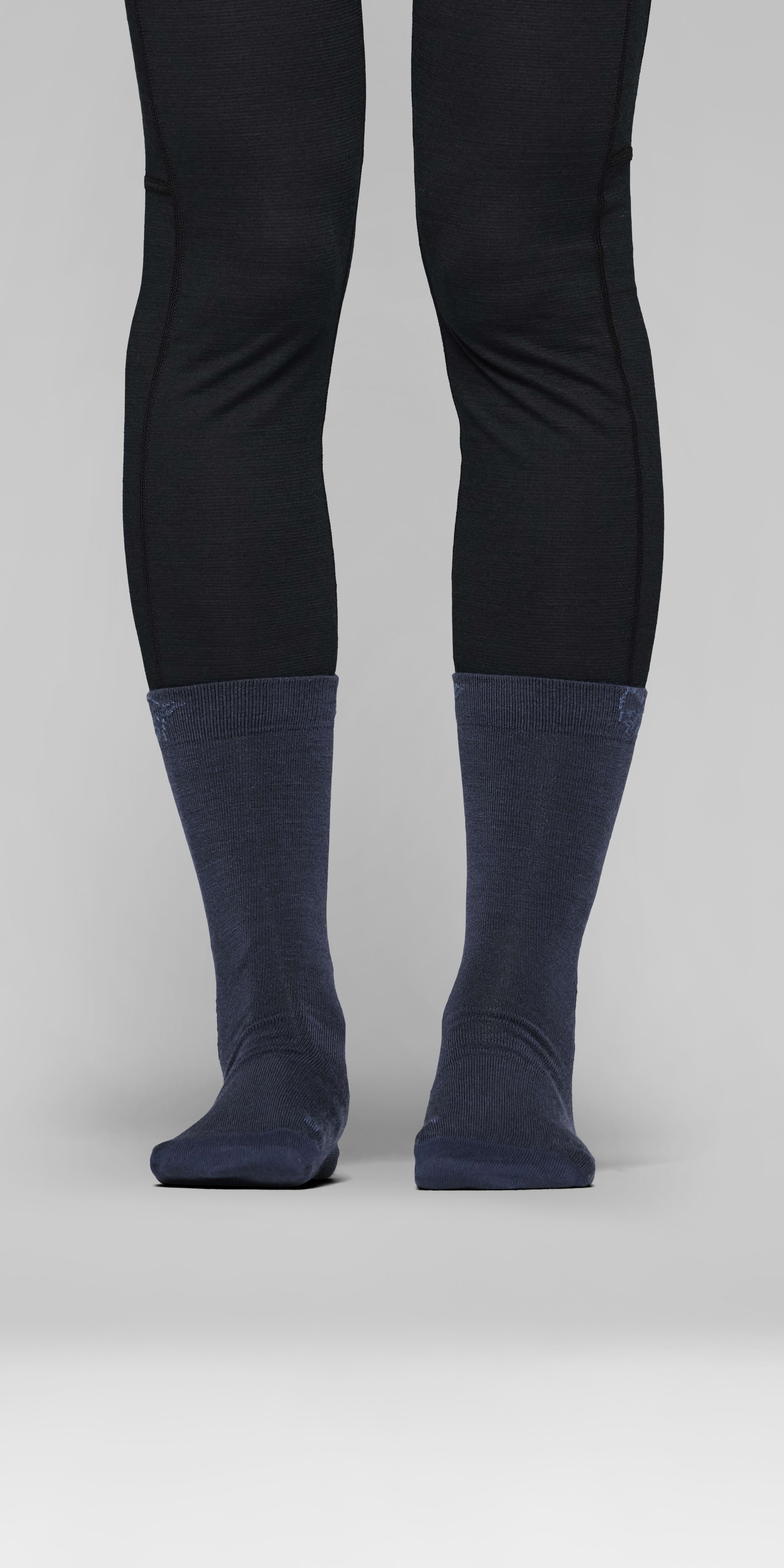 Female Look front image of falketind light merinoUll Socks Indigo Night/Dark Denim