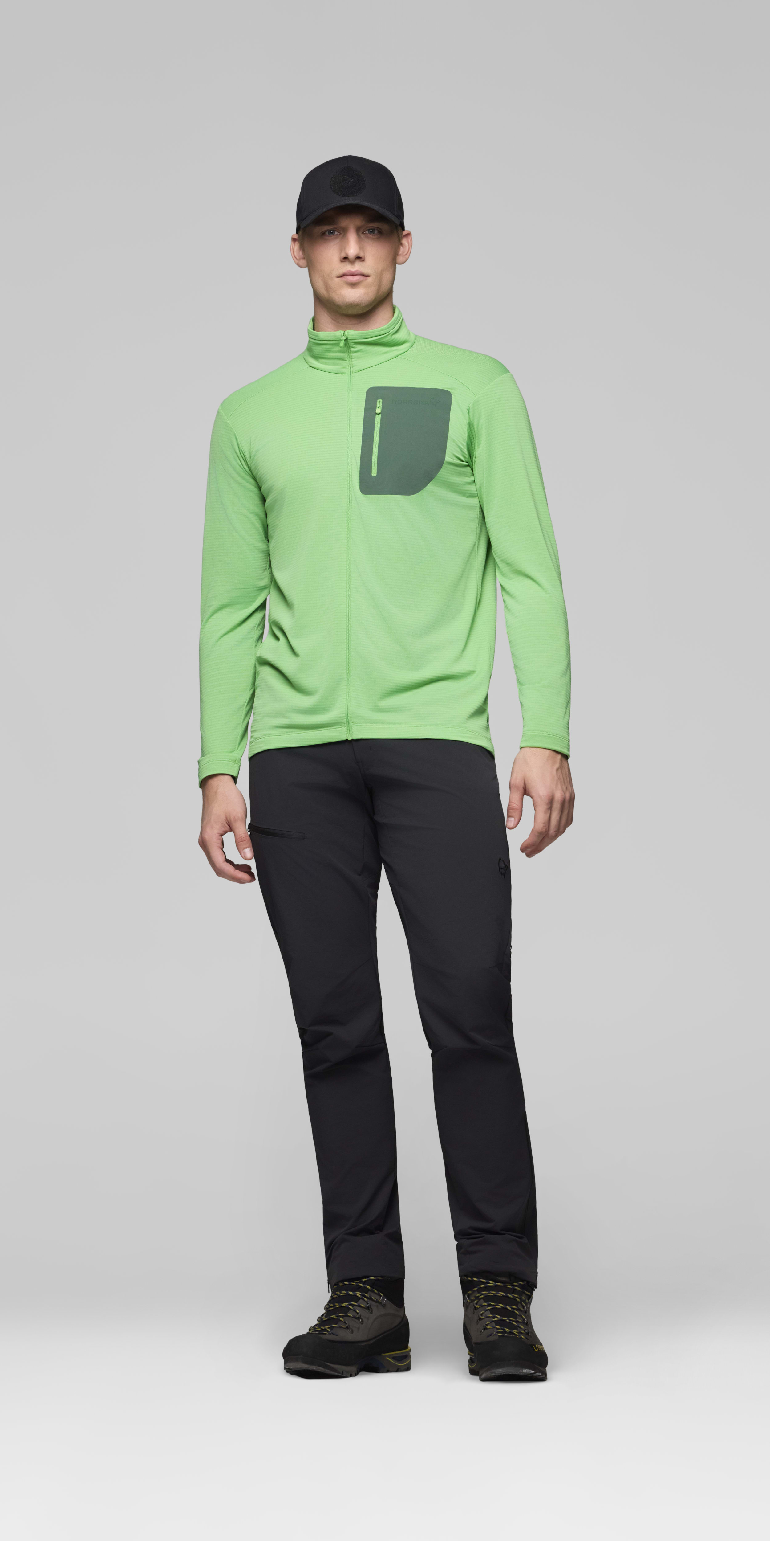 Male Look front image of falketind warm1 Jacket Peppermint/Jungle Green
