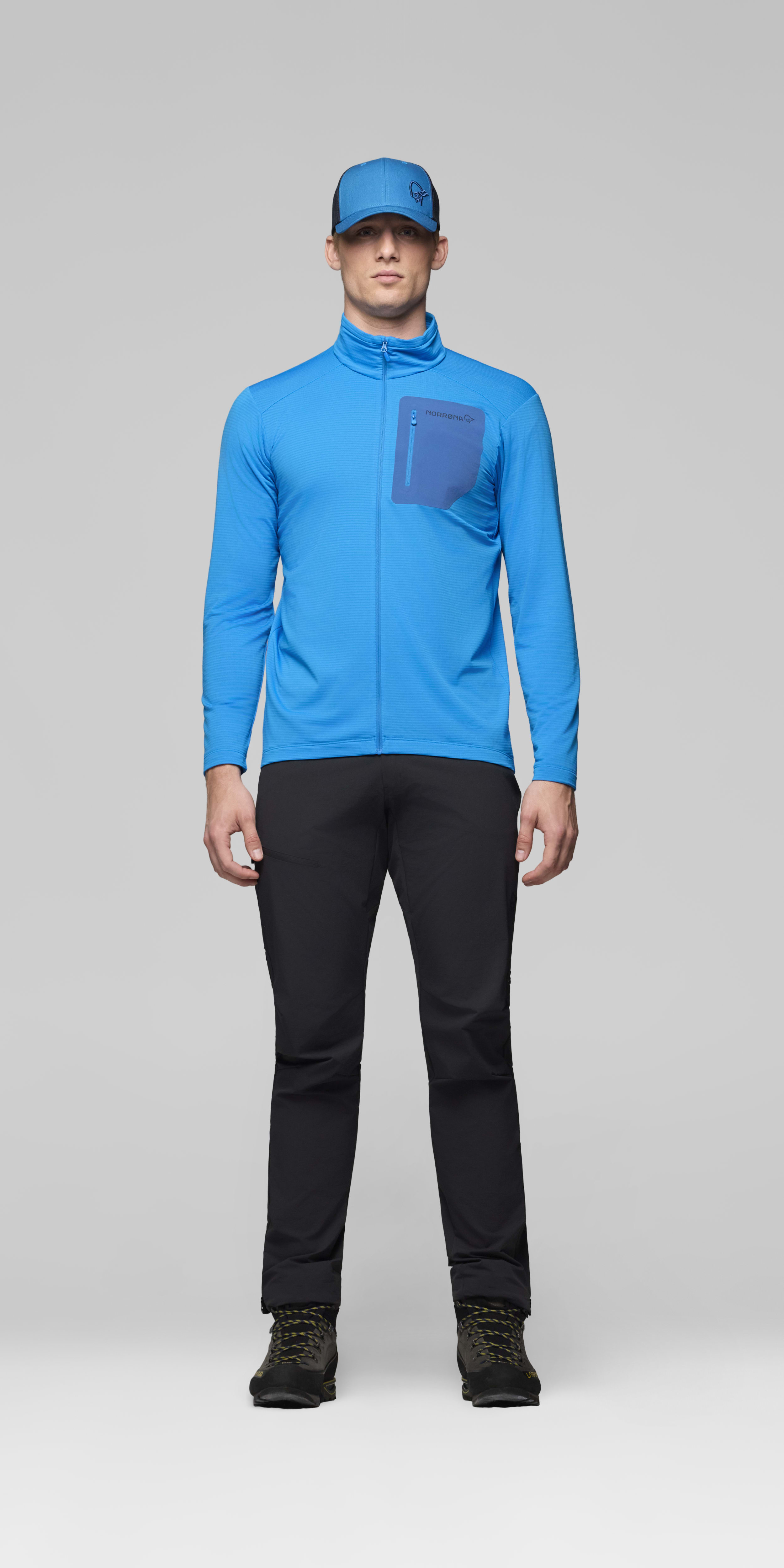 Male Look front image of falketind warm1 Jacket Brilliant Blue/Dark Blue