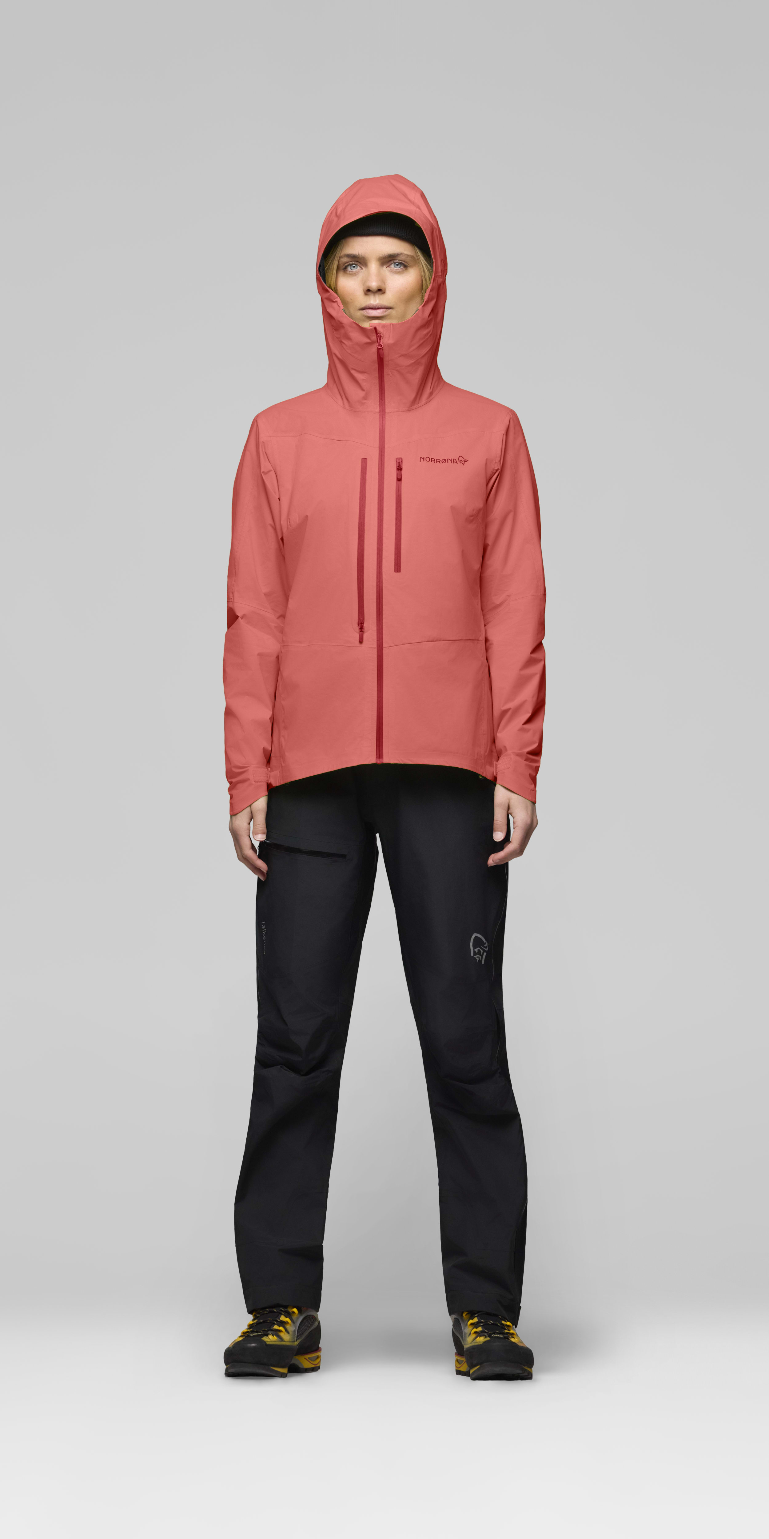 Female Look front image of falketind dri1 Jacket Deep Sea Coral