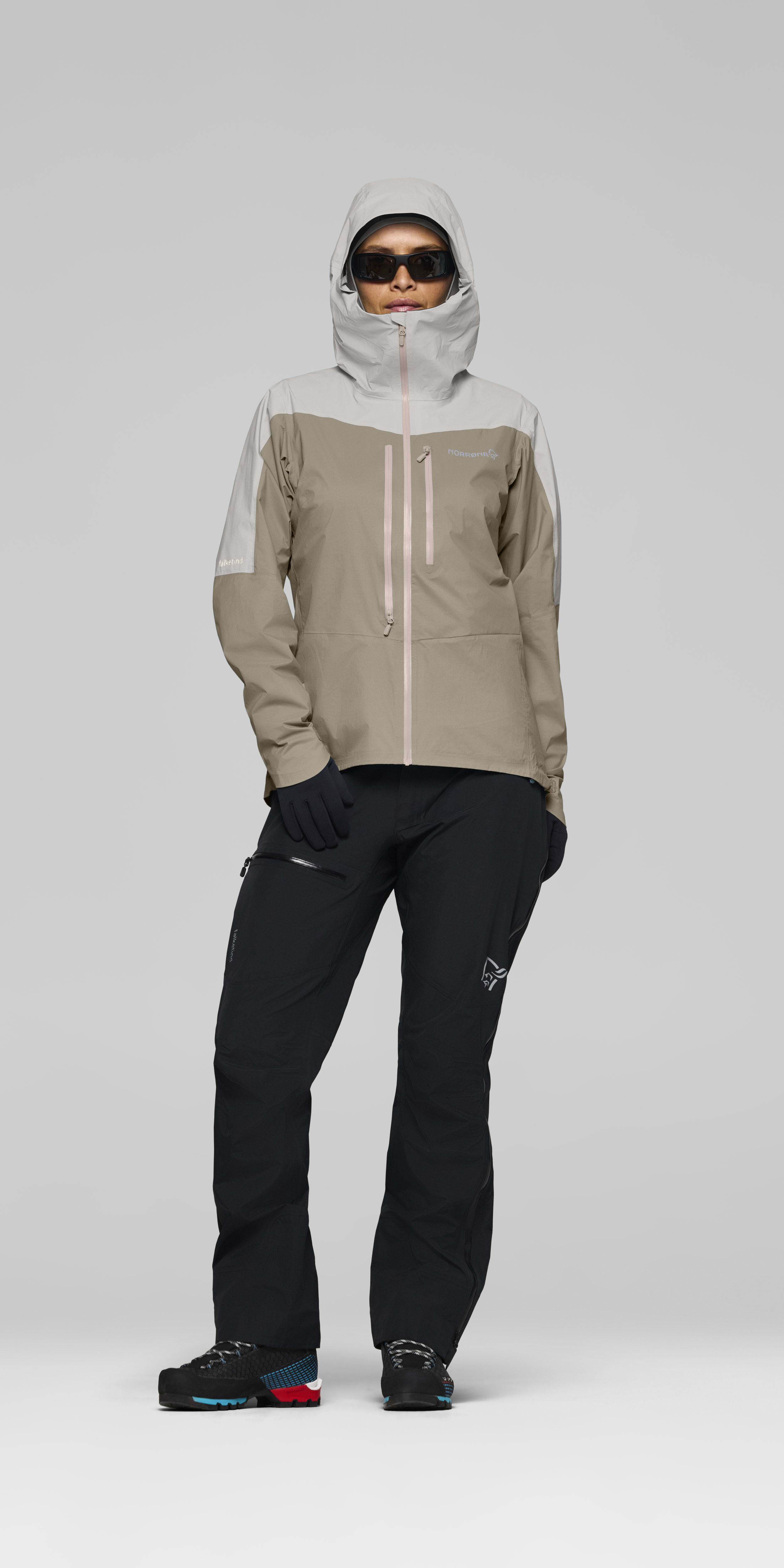 Female Look front image of falketind dri1 Jacket Winter Twig