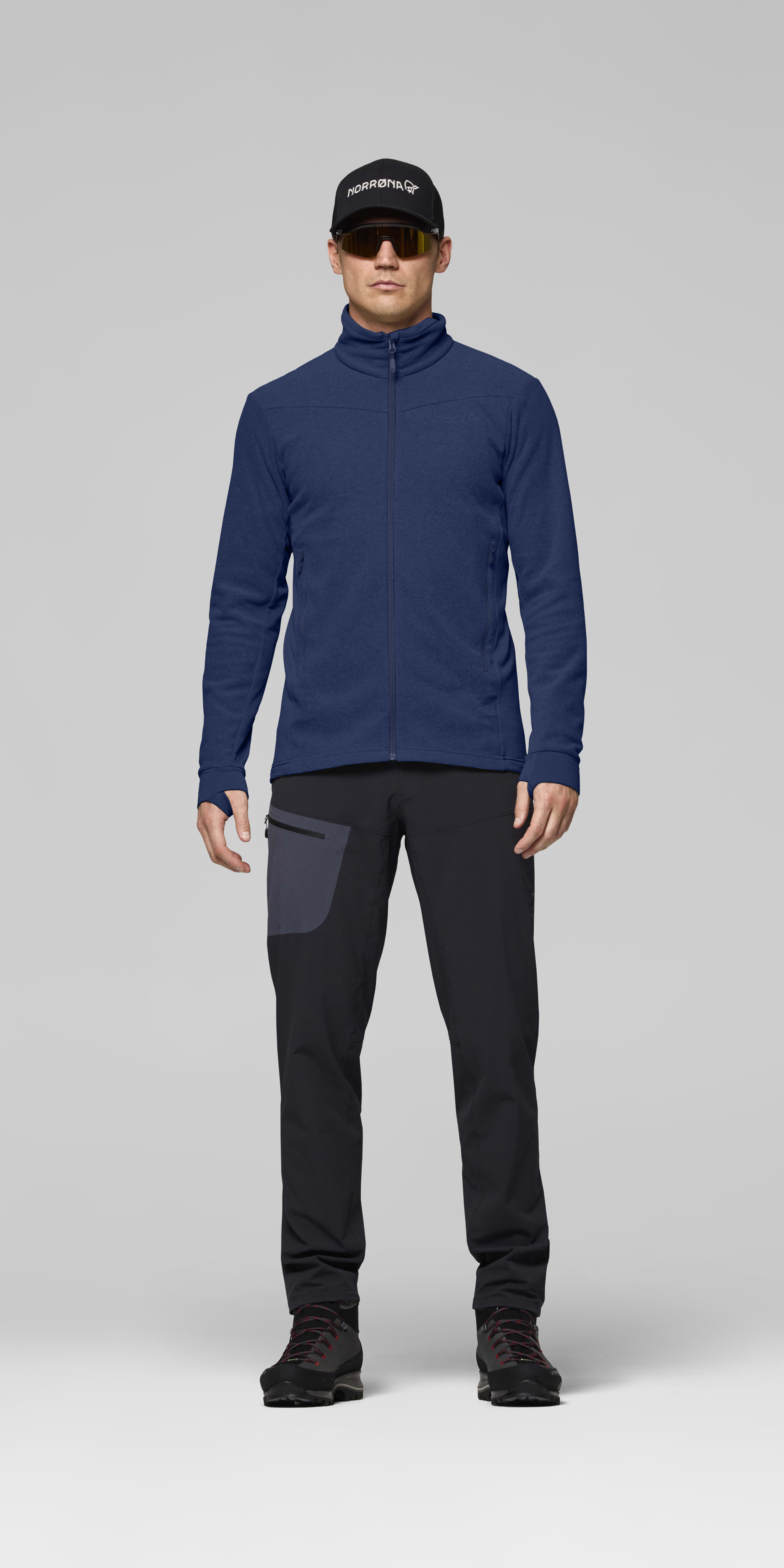 Male Look front image of falketind warm2 Jacket Indigo Night