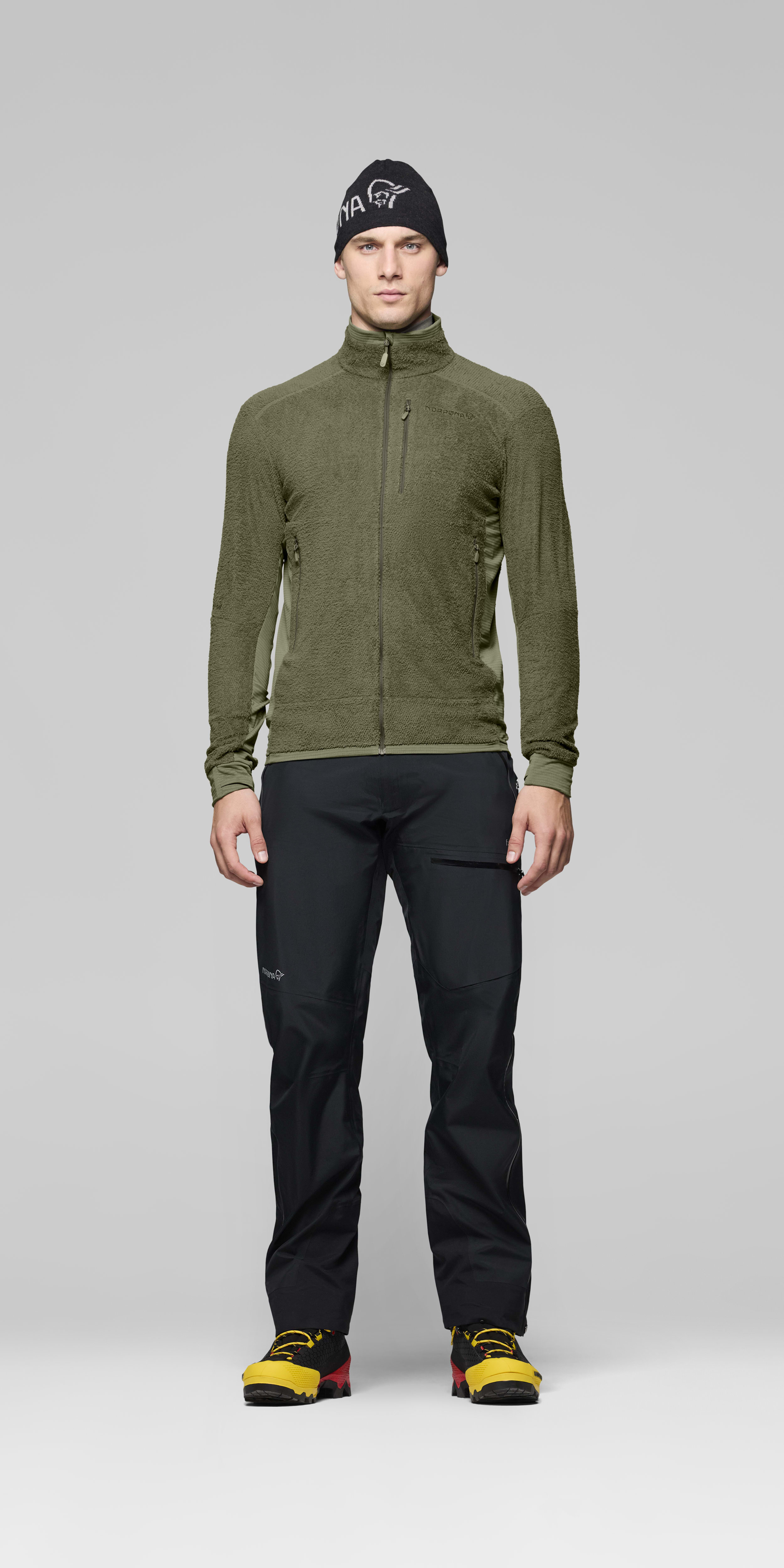 Male Look front image of falketind warm1 active Jacket Deep Lichen Green