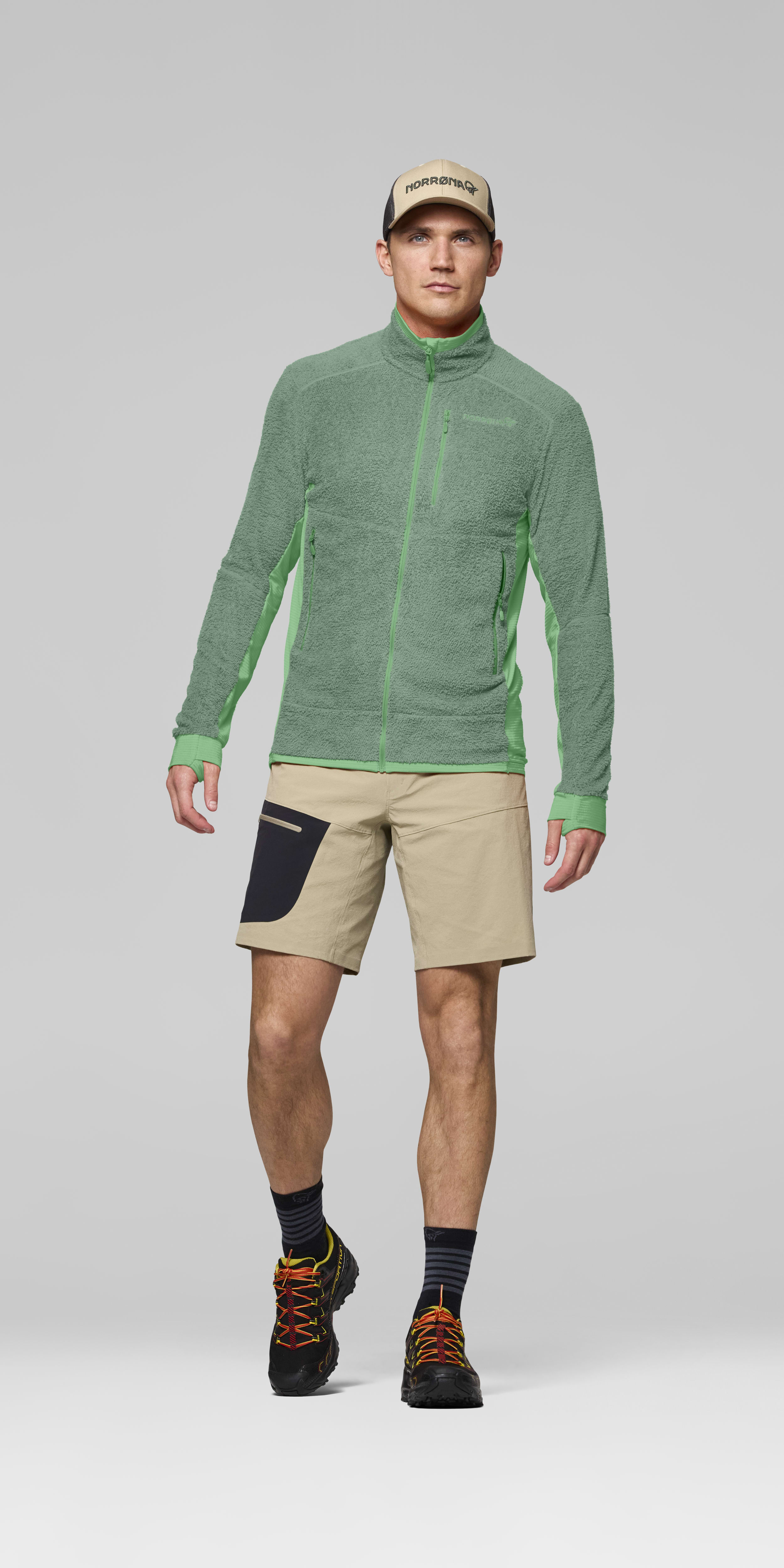 Male Look front image of falketind warm1 active Jacket Dark Ivy/Peppermint