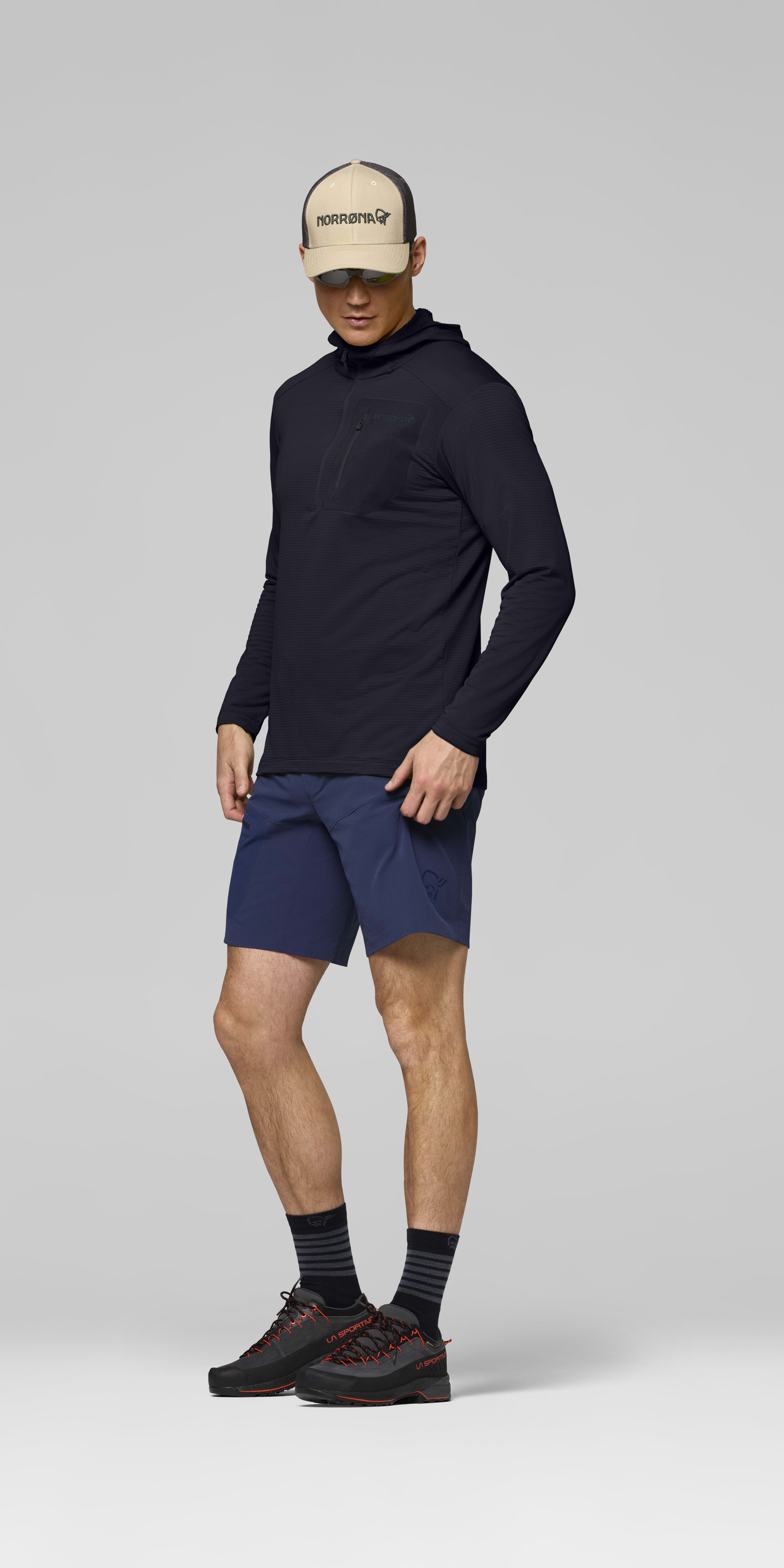 Male Look opening image of falketind warm1 Hood Caviar Black