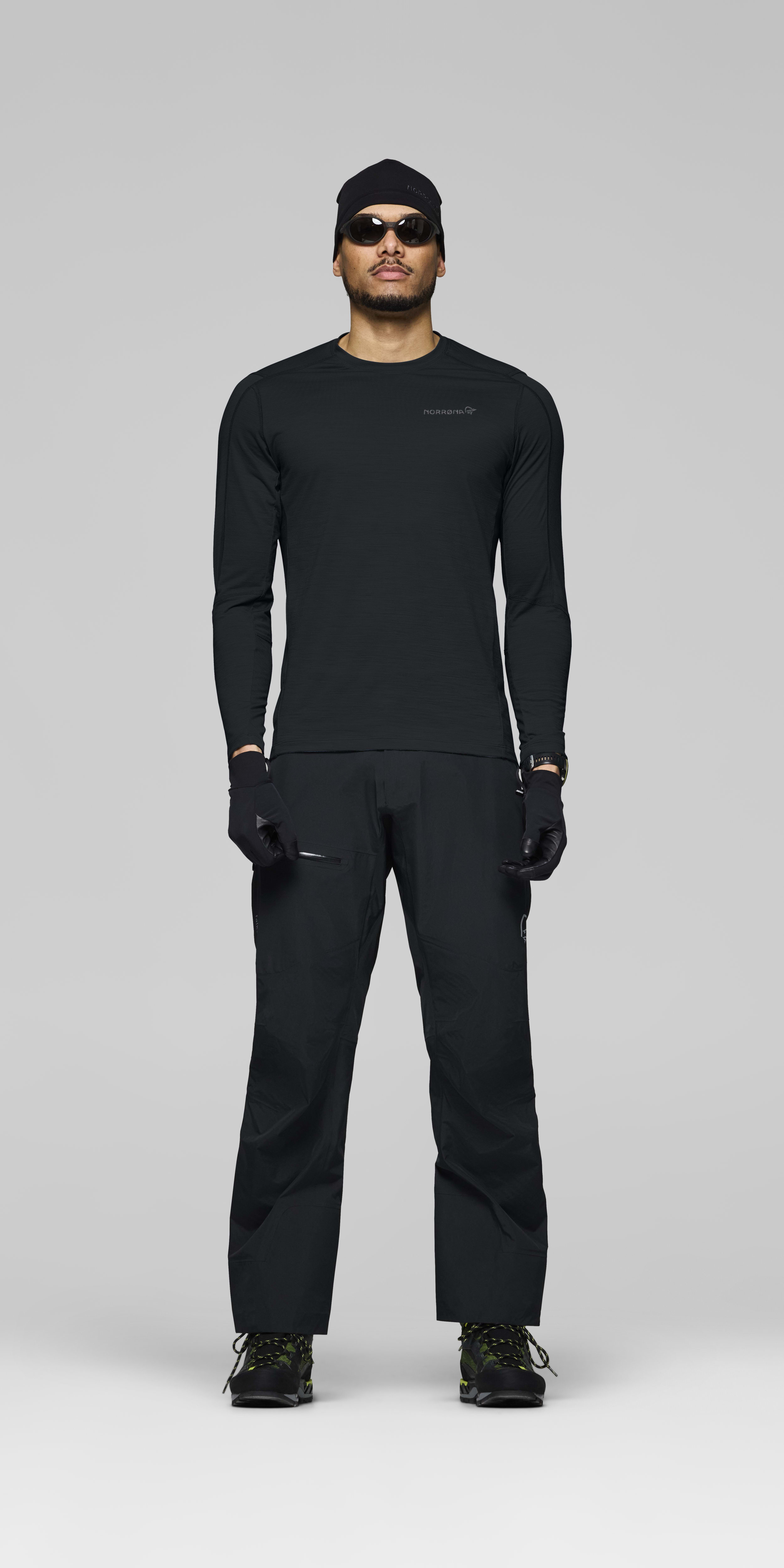 Male Look front image of falketind equaliserUll Long Sleeve Caviar Black