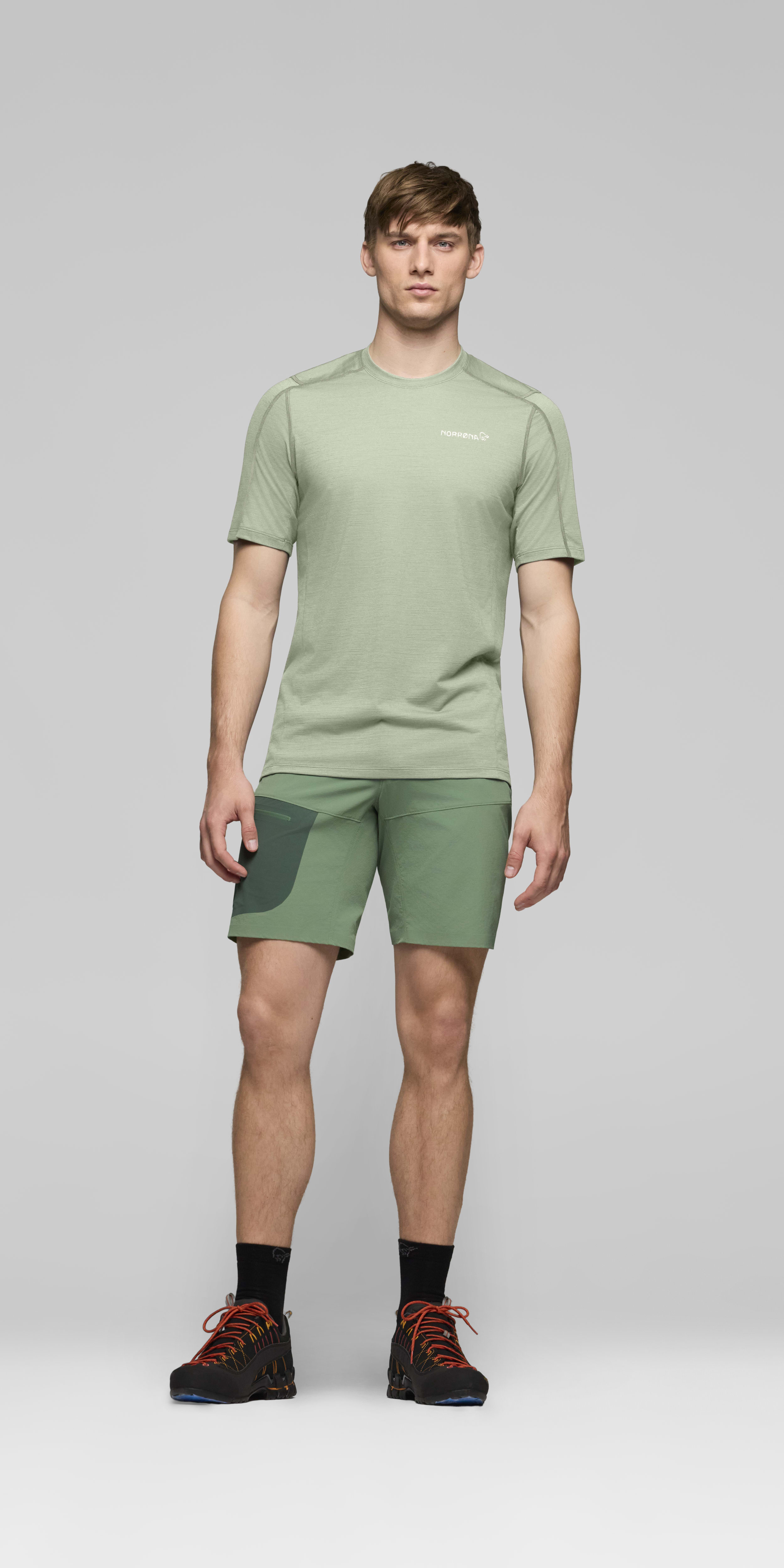 Male Look front image of falketind equaliserUll T-shirt Desert Sage