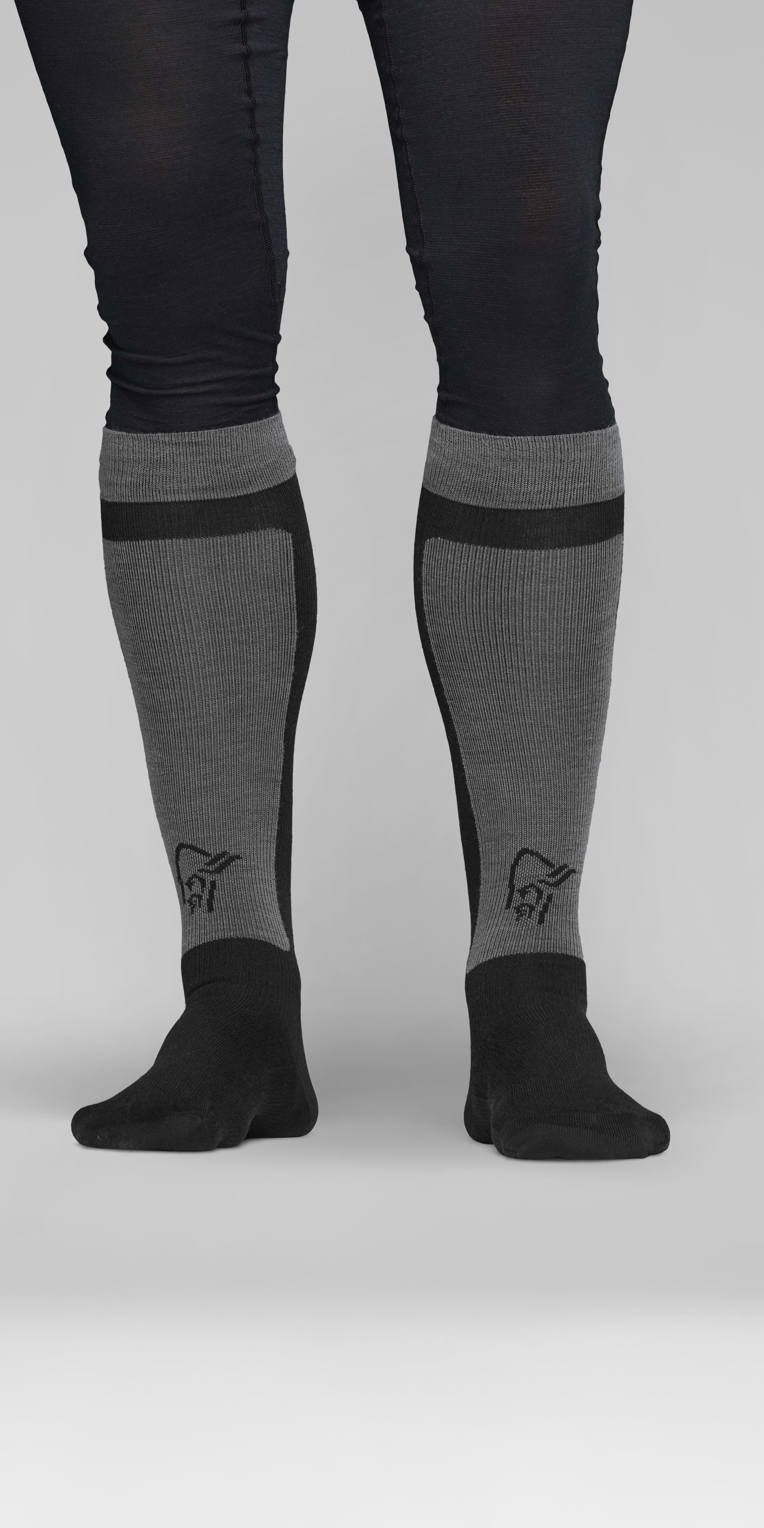 Female Look front image of lyngen light merinoUll long Socks Caviar Black/Iron Gate