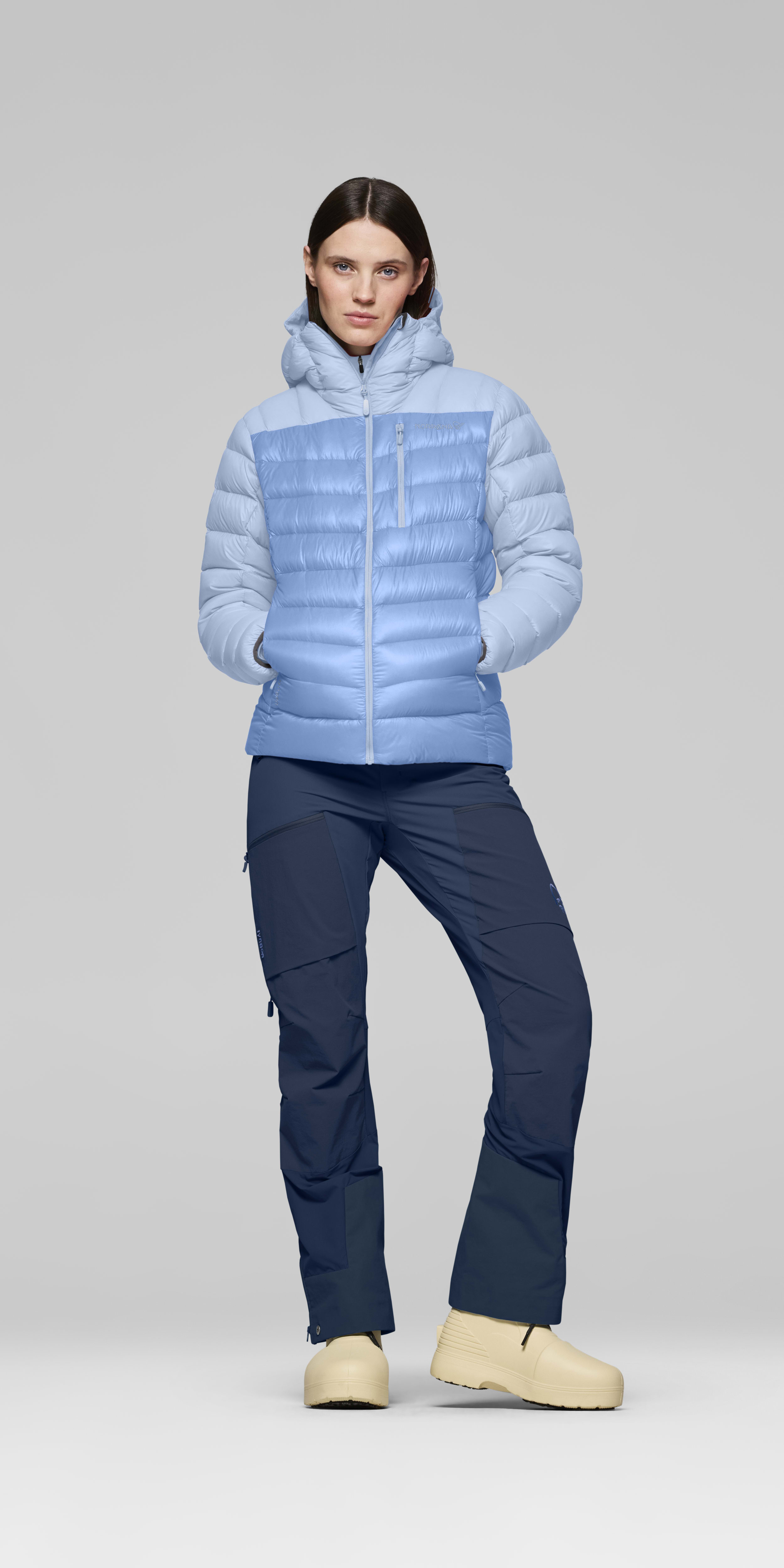 Female Look front image of lyngen down850 Hood Allure/Cashmere Blue