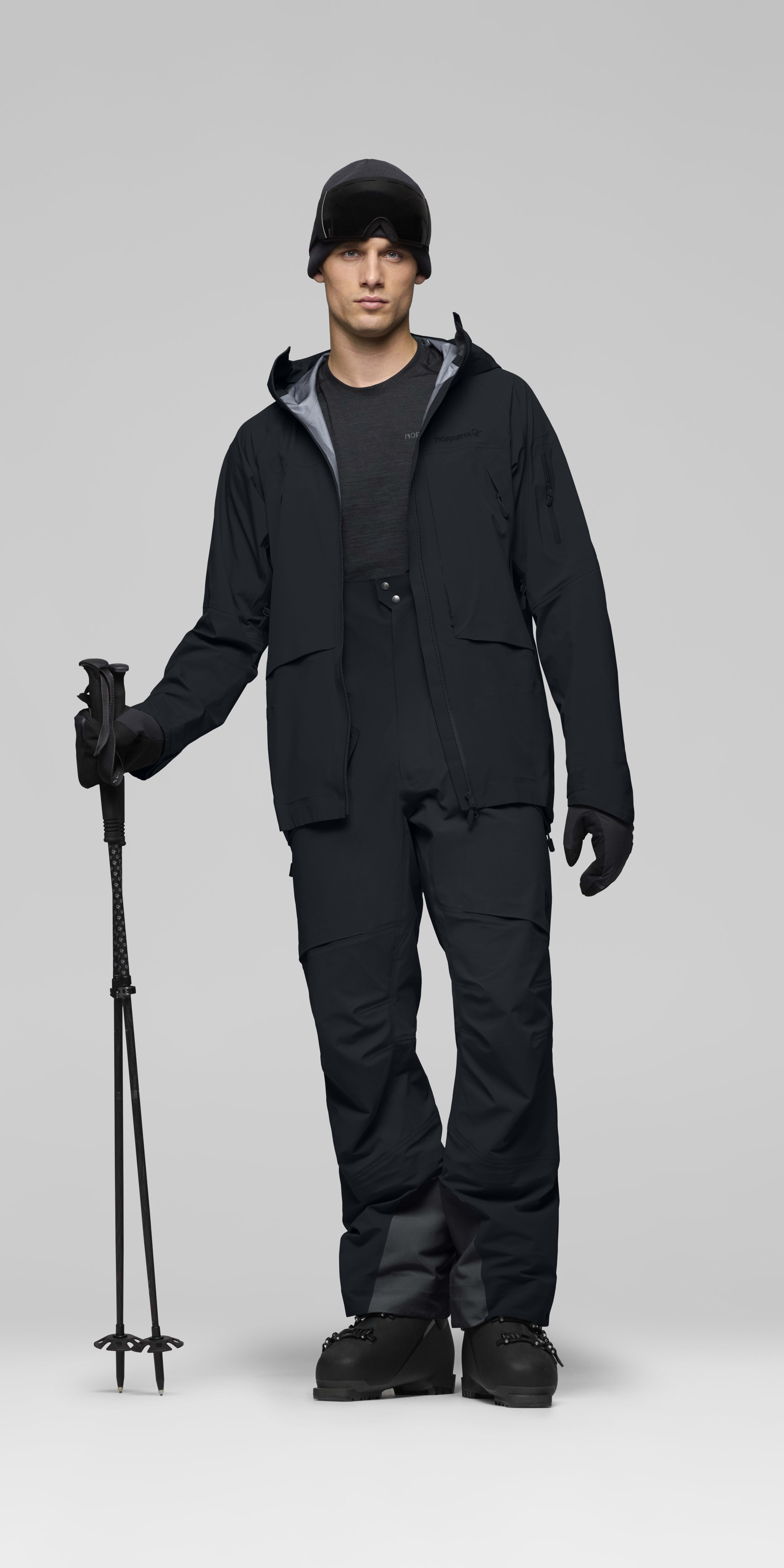 Male Look opening image of more Gore-Tex Salopette Caviar Black