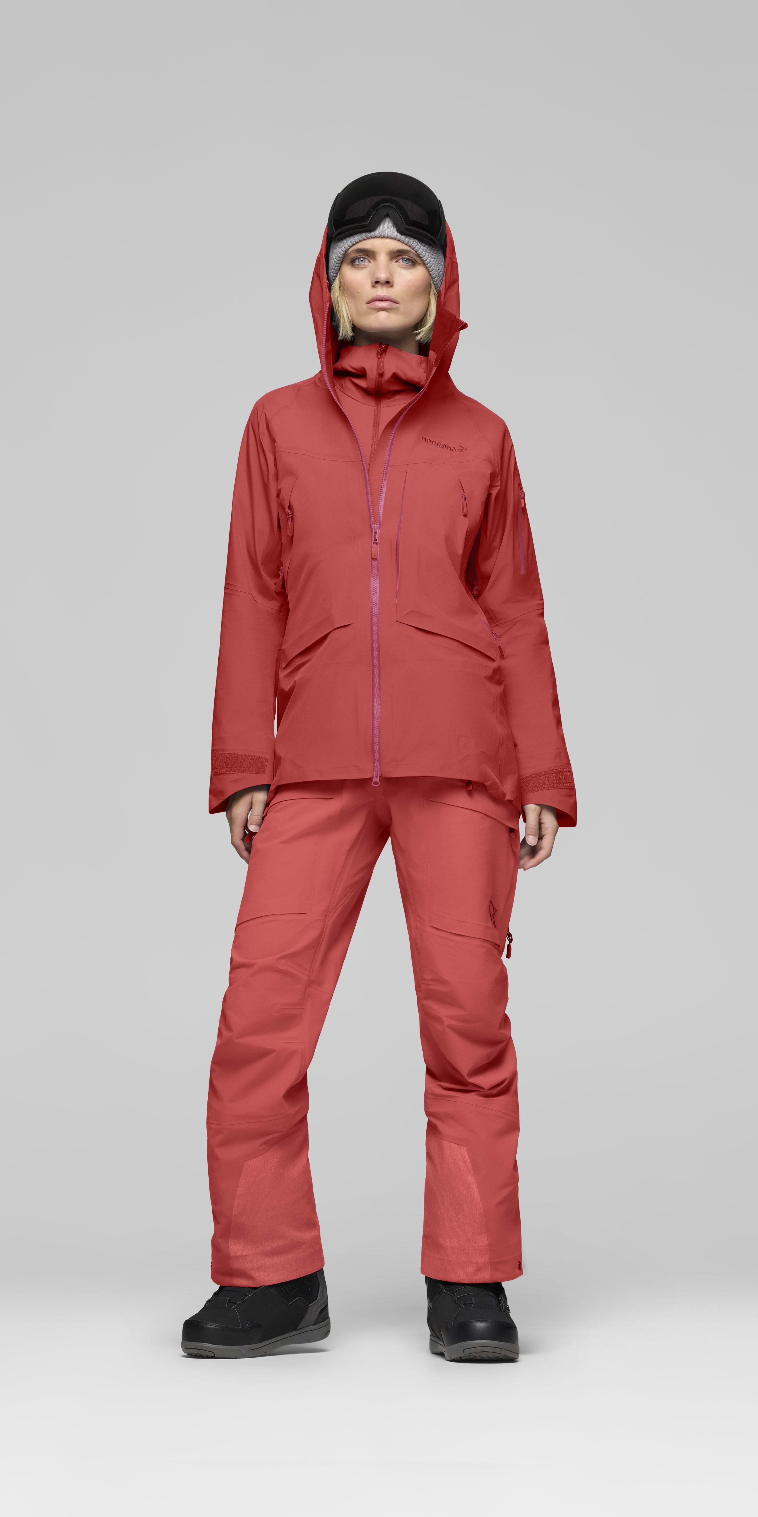 Female Look front image of more Gore-Tex Jacket Baked Apple