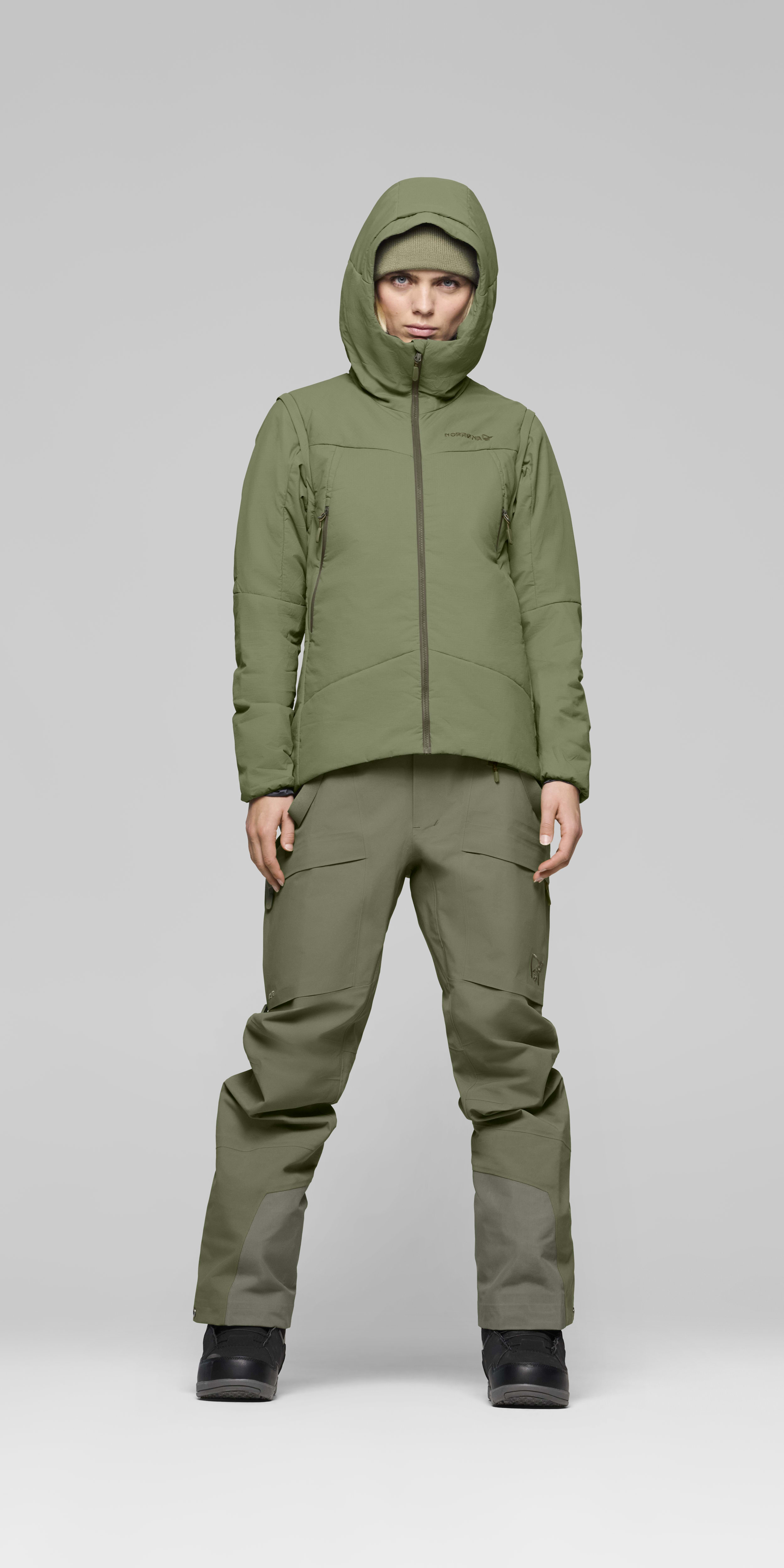 Female Look front image of more thermo60 aero200 Jacket Deep Lichen Green