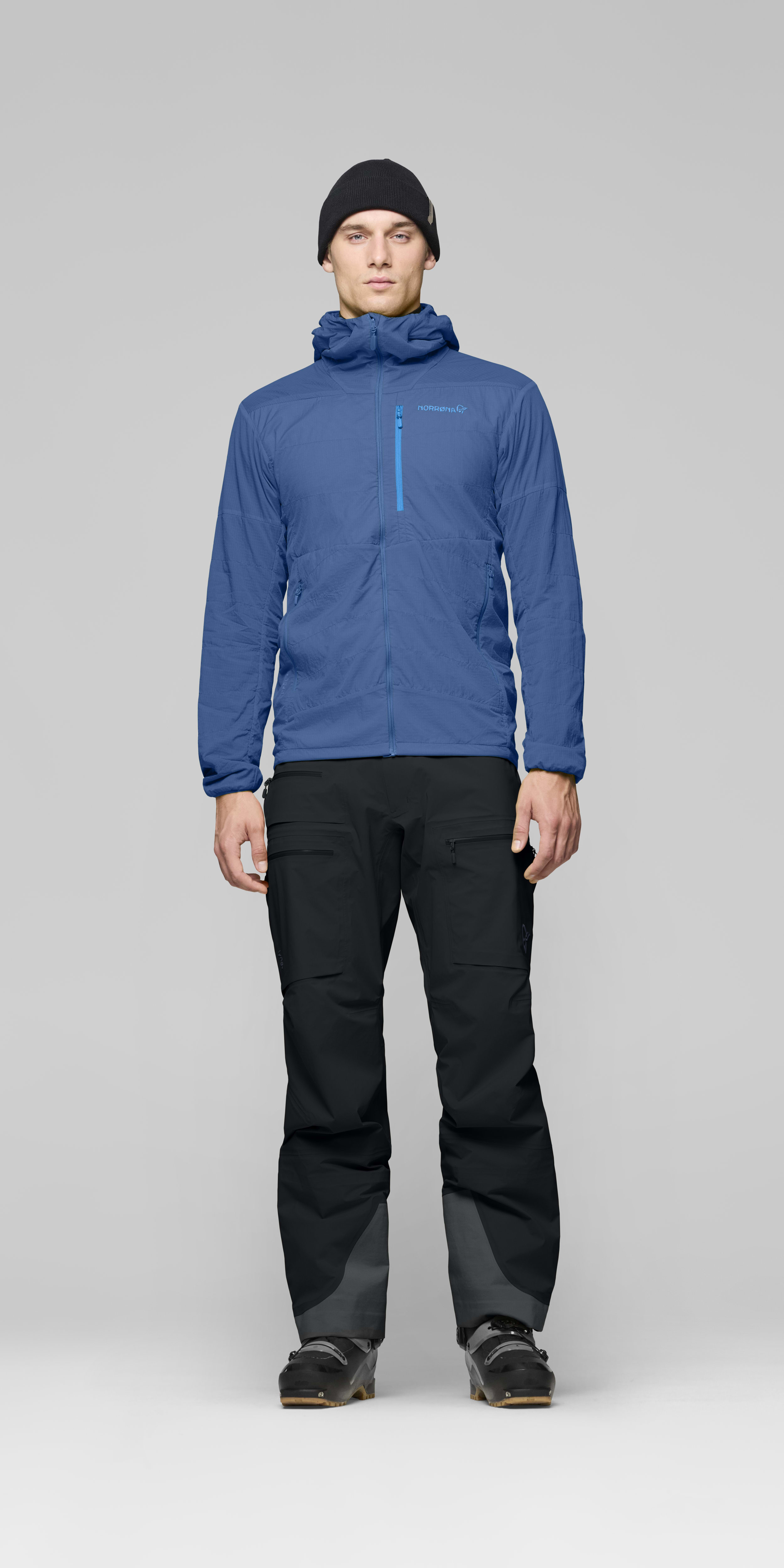 Male Look front image of lyngen thermo100active Zip Hood Dark Blue