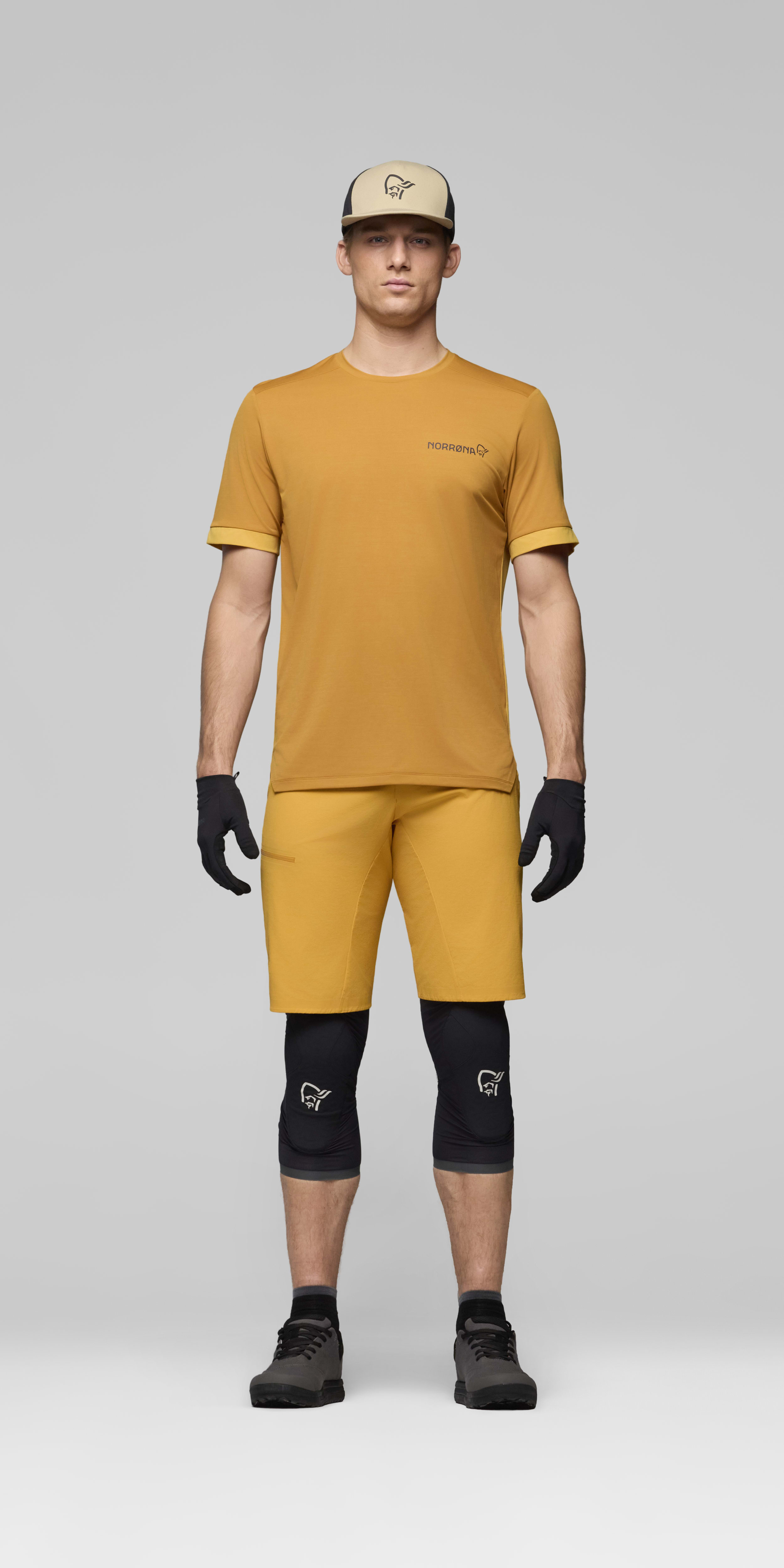 Male Look opening image of fjora flex1 light Shorts Sunflower