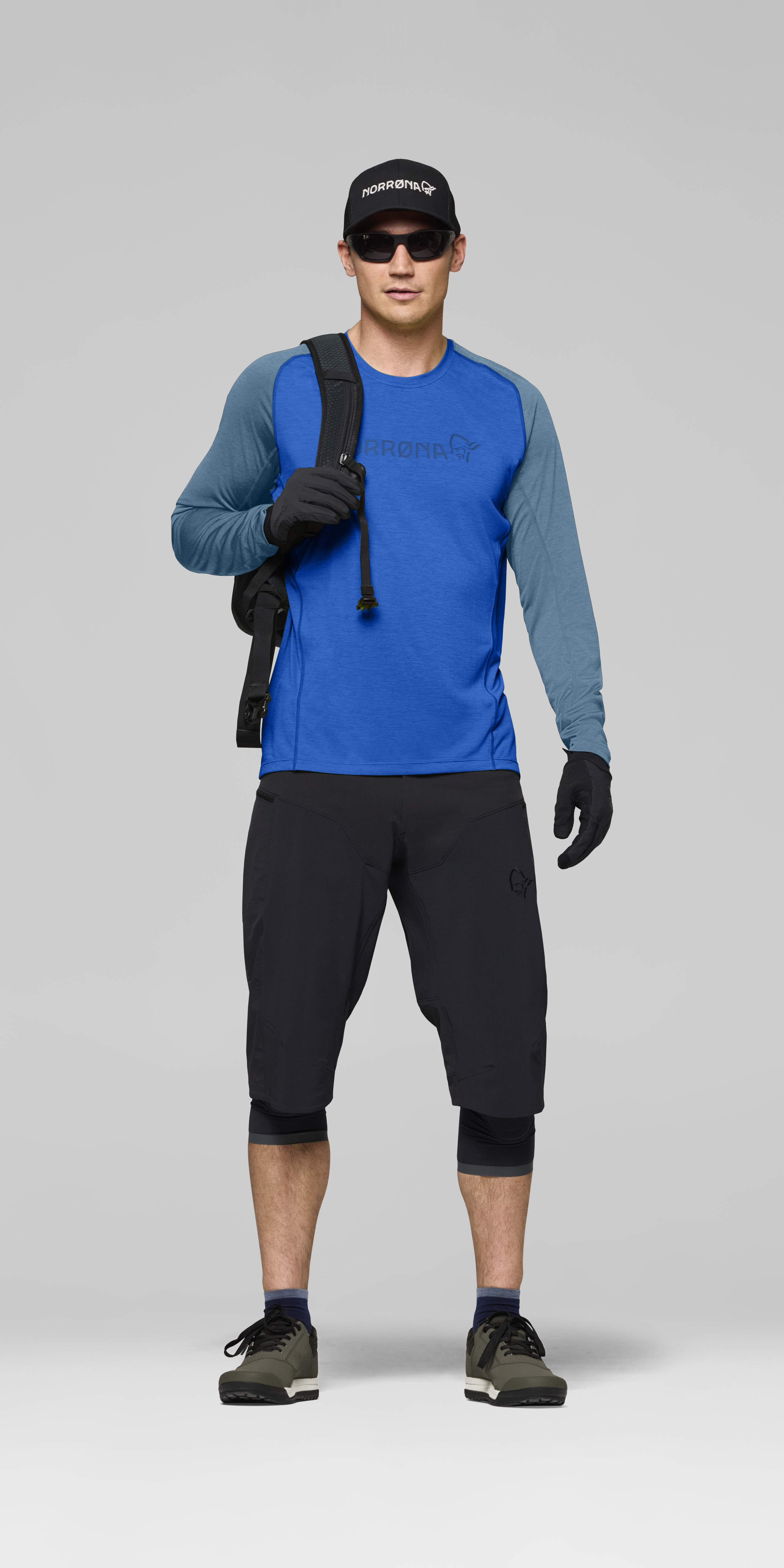 Male Look opening image of fjora equaliser lightweight Long Sleeve Skydiver