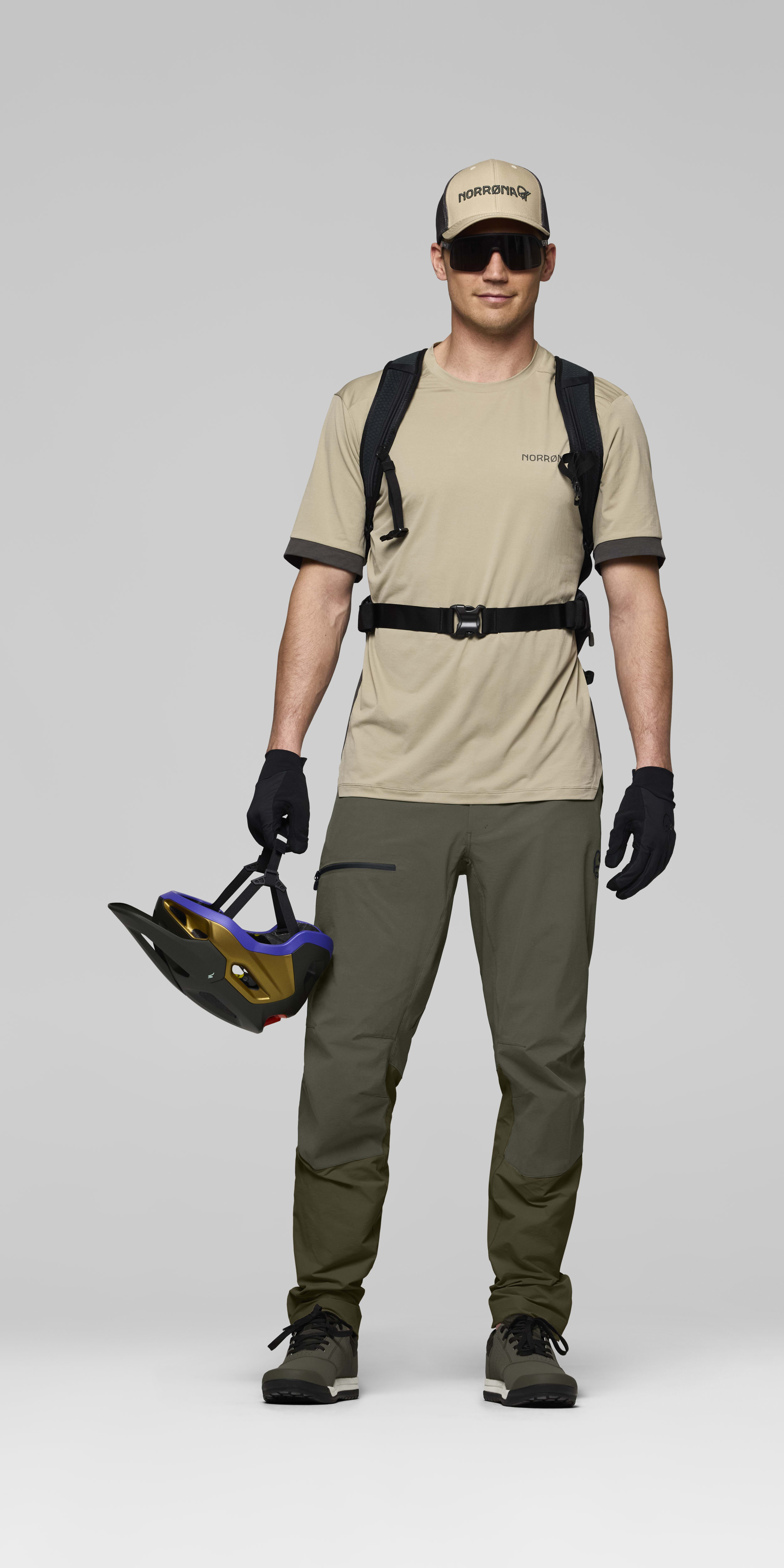 Male Look opening image of fjora flex1 Pants Olive Night