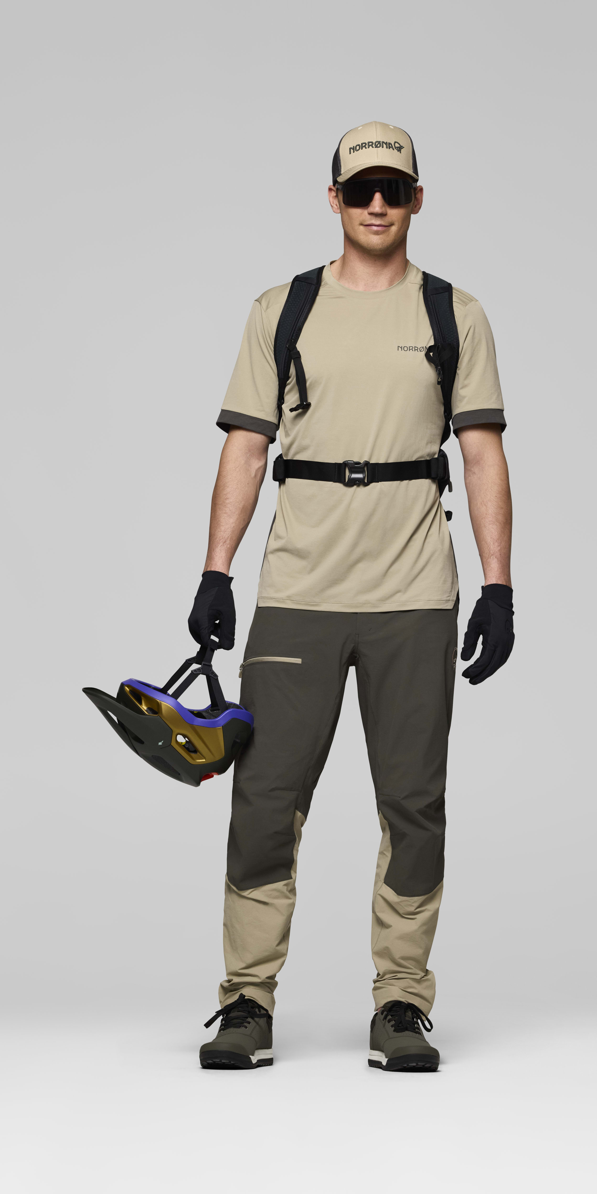 Male Look opening image of fjora flex1 Pants Beluga/Winter Twig