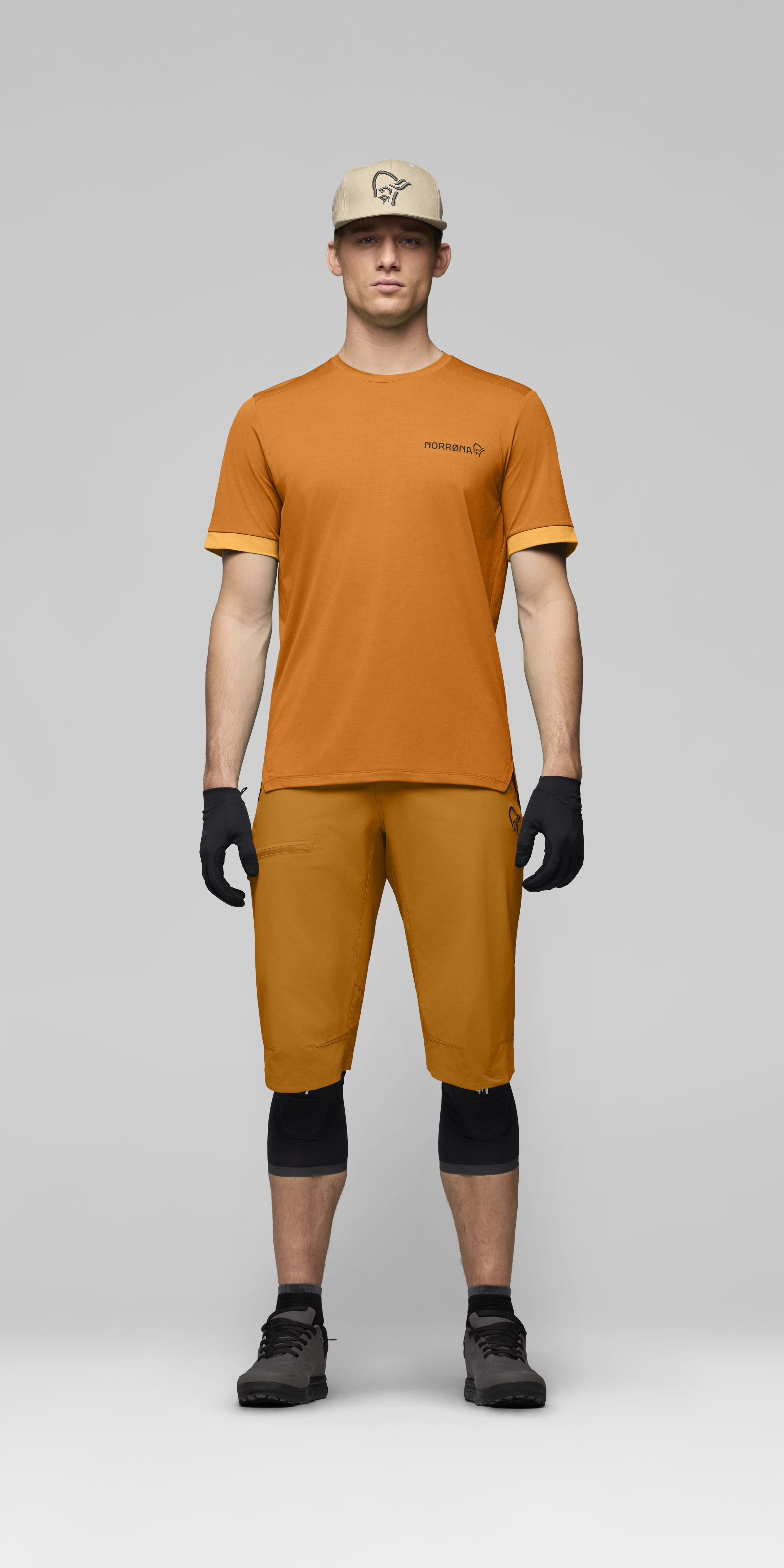 Male Look opening image of fjora flex1 Shorts Honey Ginger
