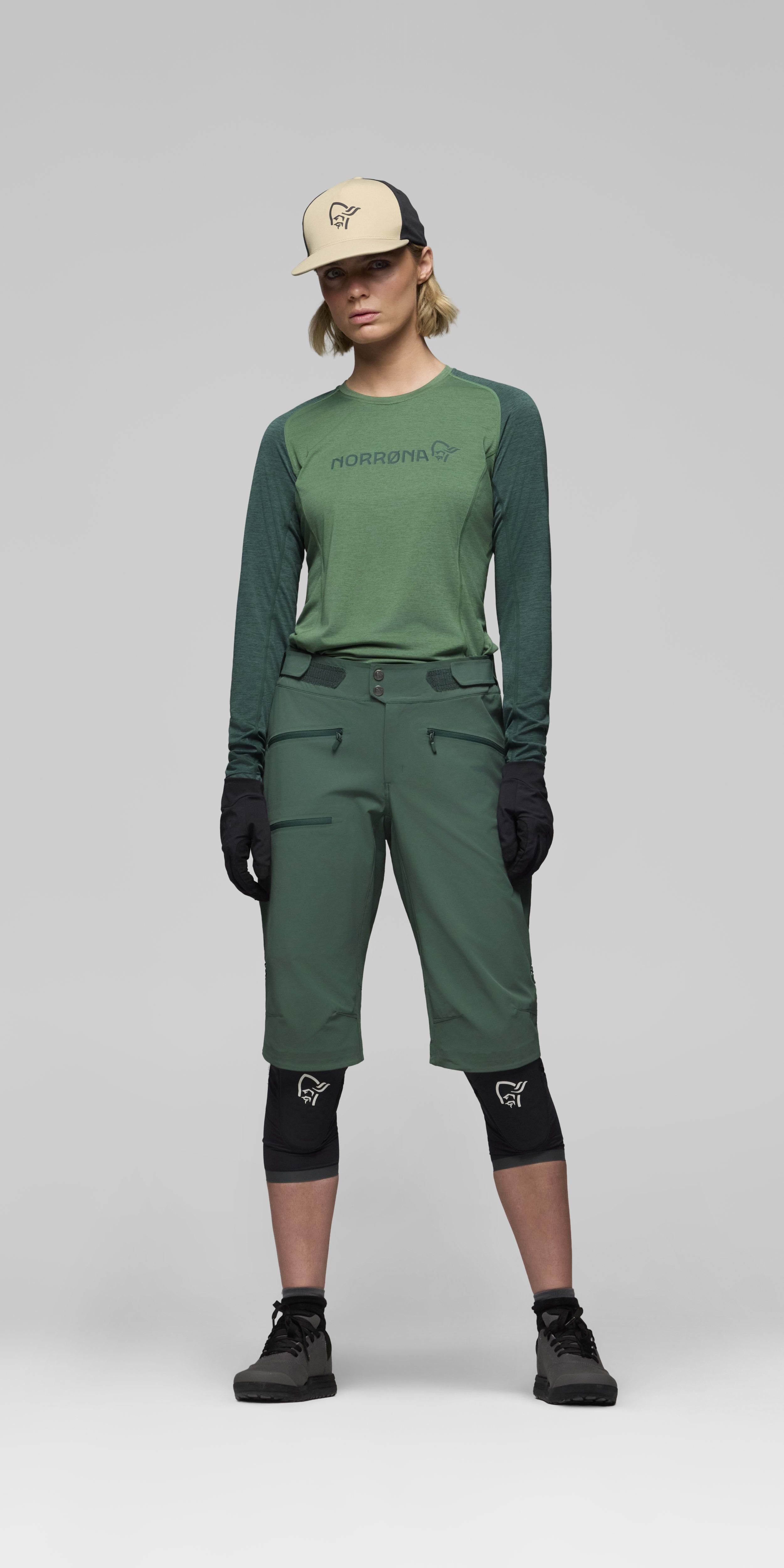 Female Look front image of fjora flex1 Shorts Jungle Green