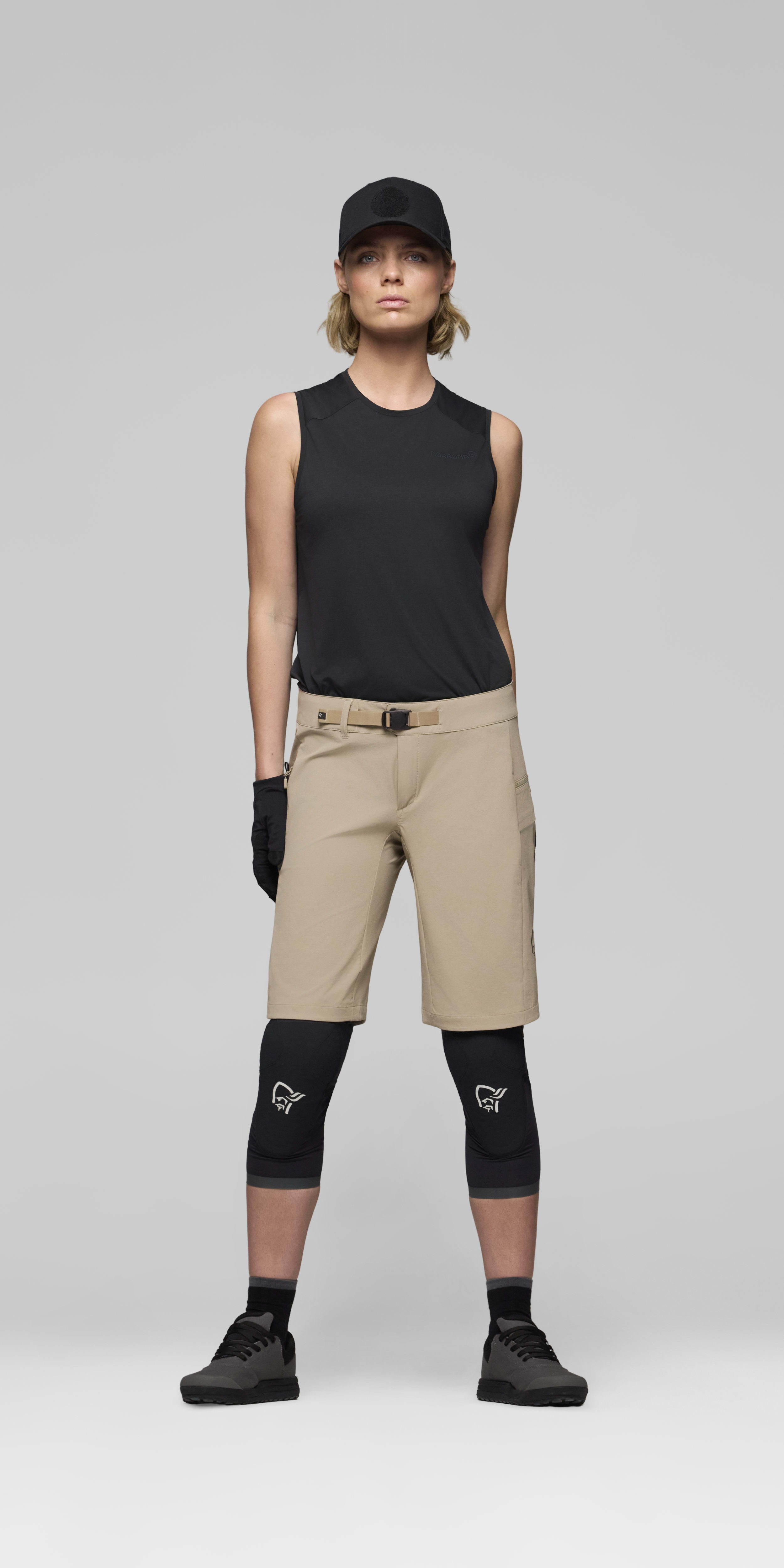 Female Look front image of fjora flex1 mid weight Shorts Winter Twig