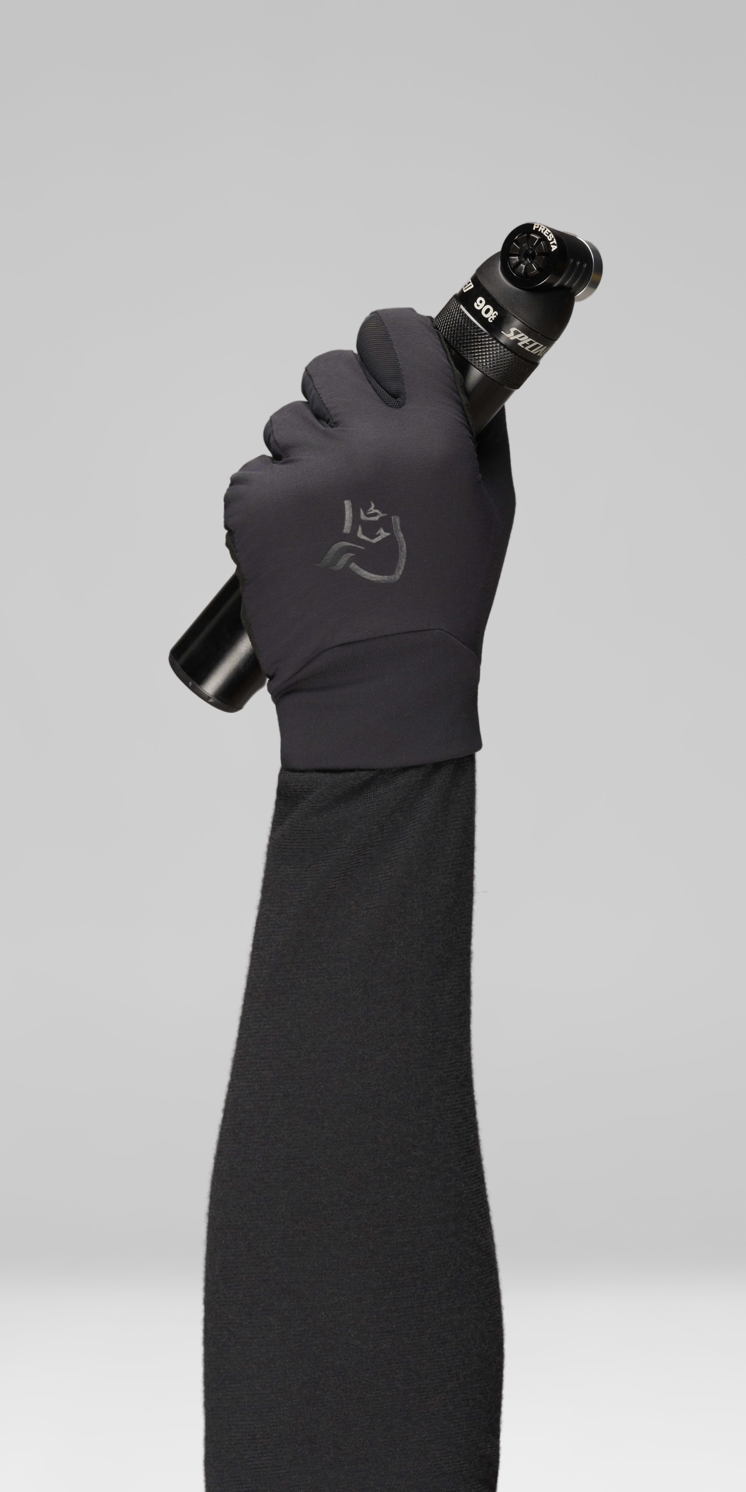 Female Look opening image of fjora flex1 Gloves Caviar Black