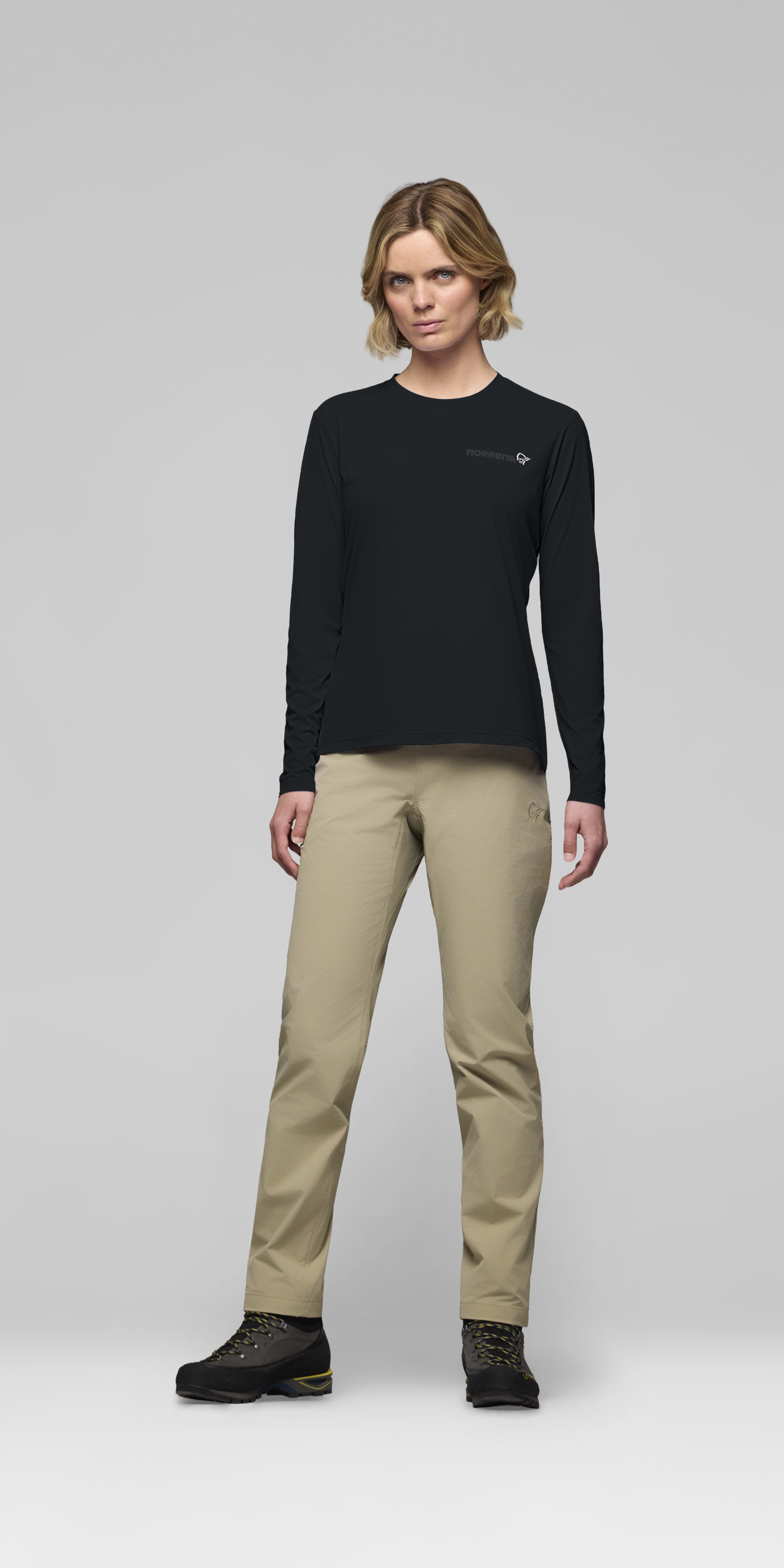 Female Look front image of femund tech Long Sleeve Caviar Black