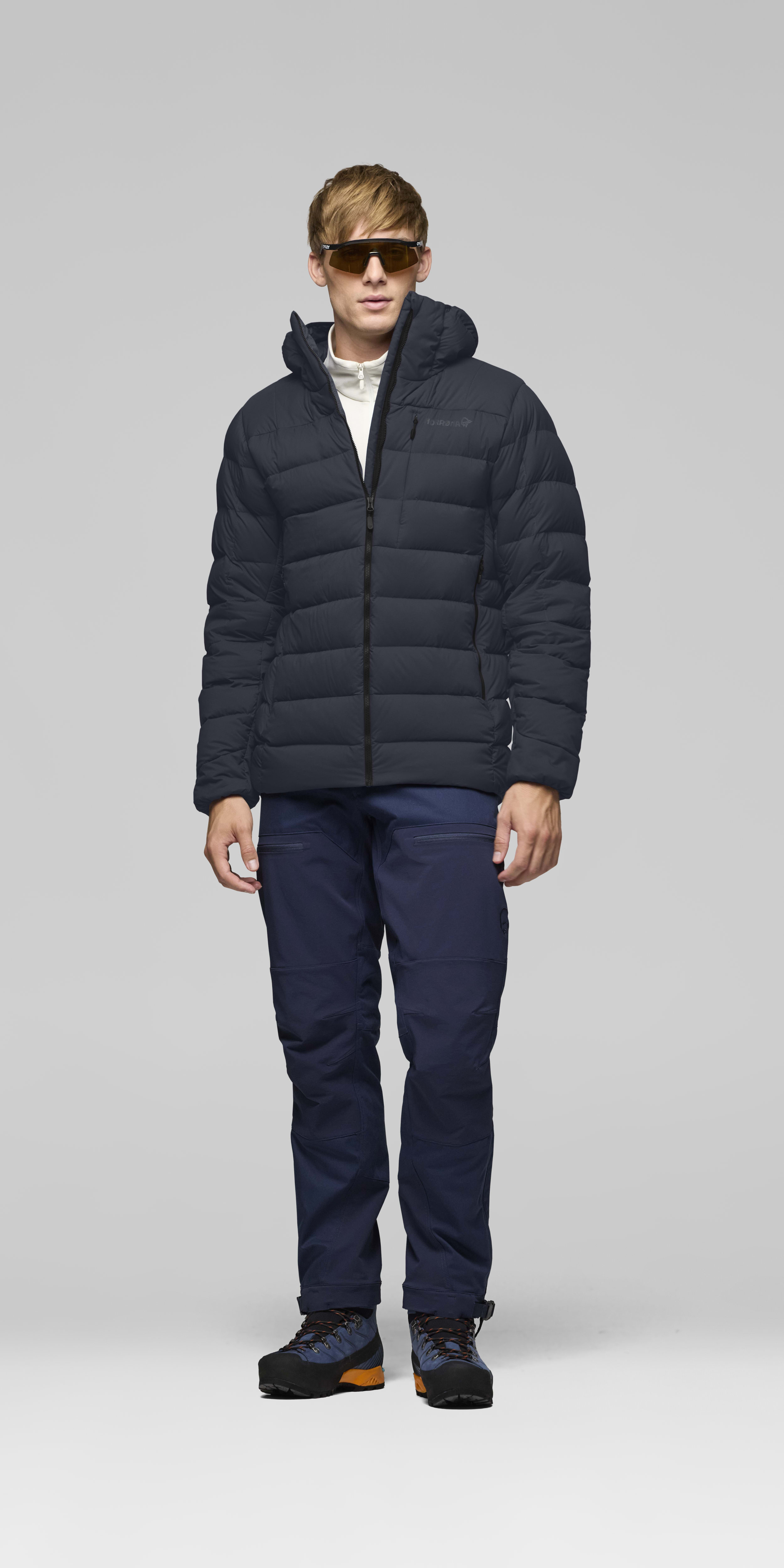 Male Look front image of femund down700 Zip Hood Caviar Black