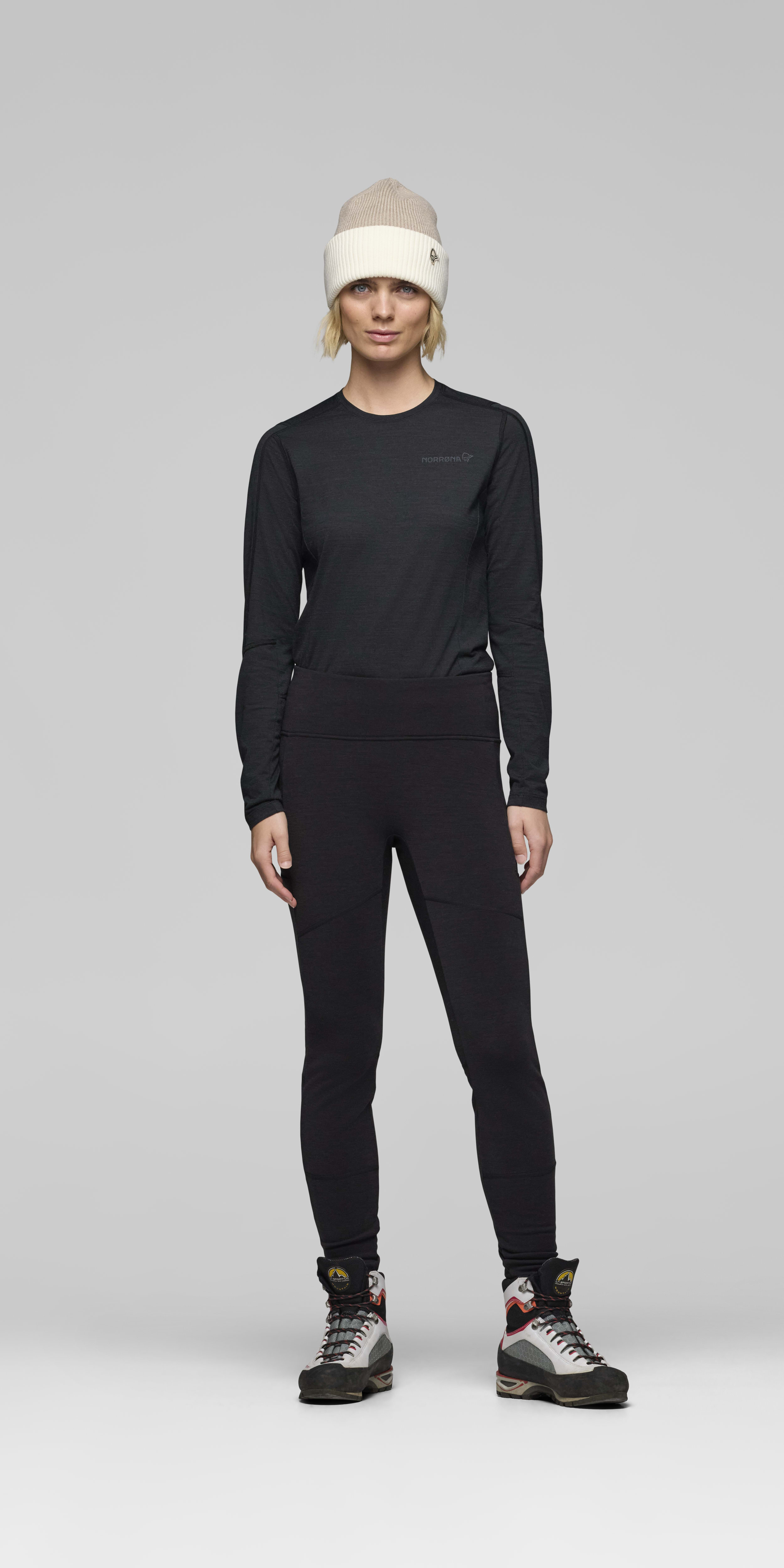 Female Look front image of femund warmwool1 flex2 Tights Caviar Black