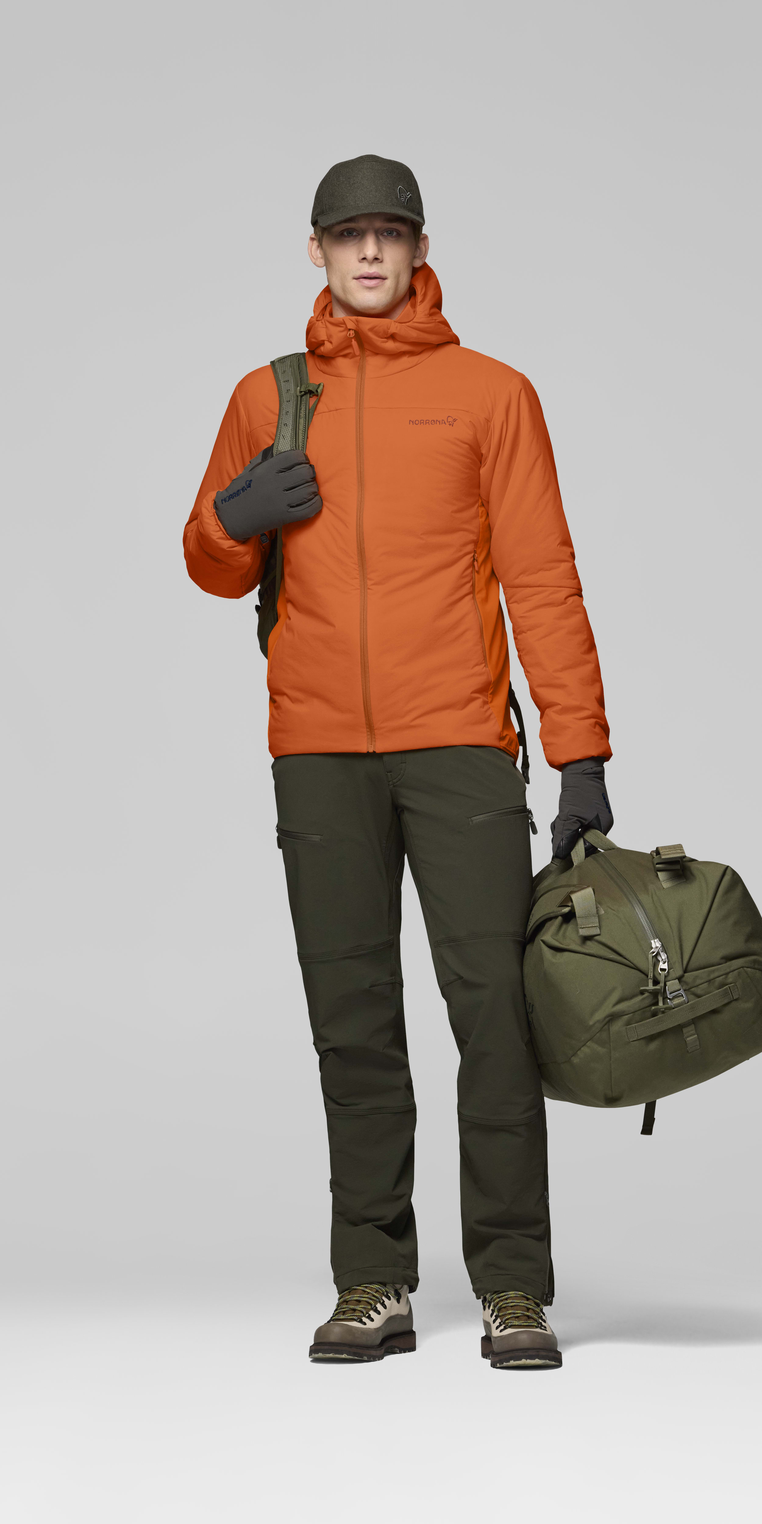 Male Look opening image of femund thermo60 Zip Hood Gold Flame