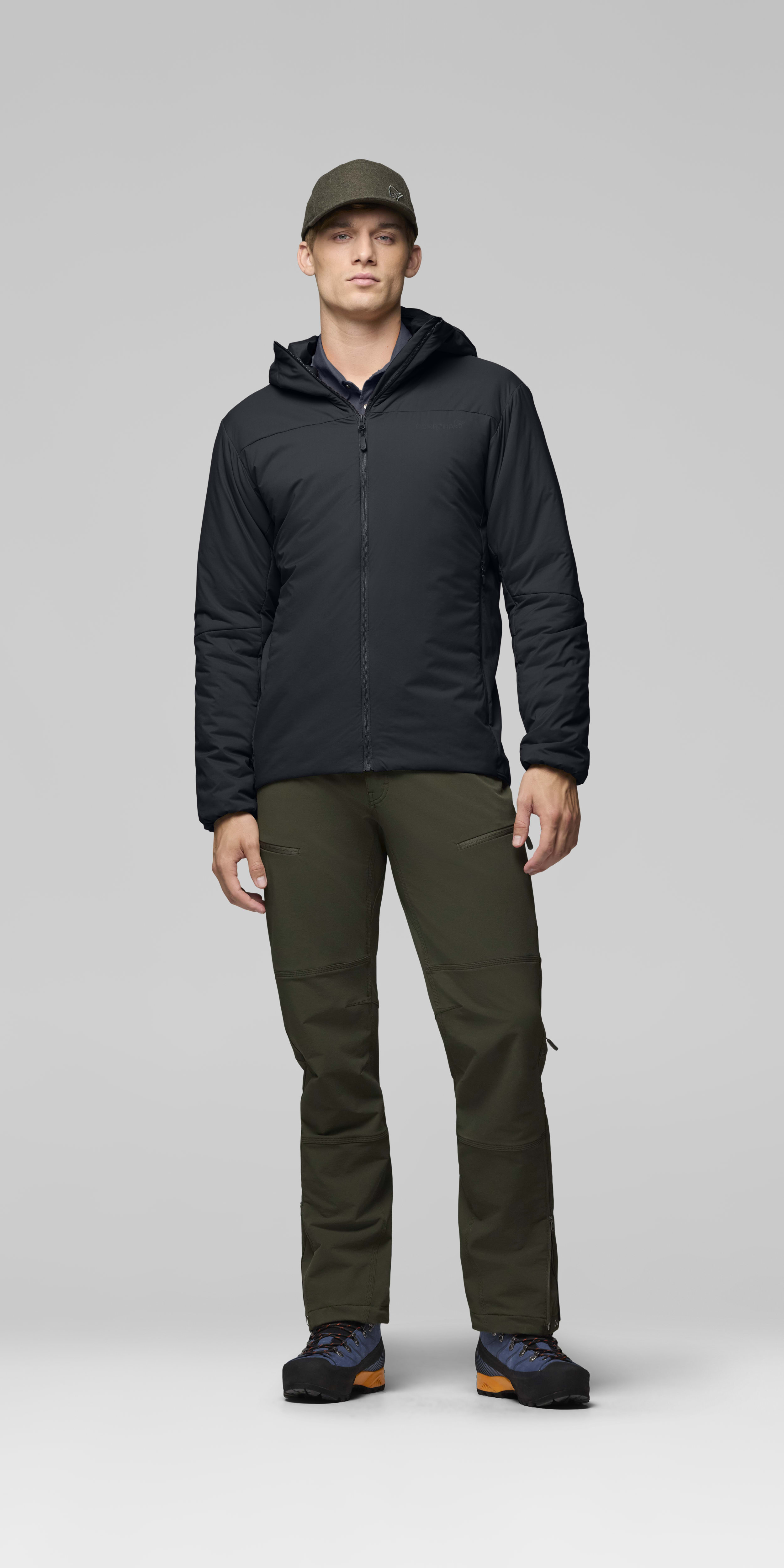 Male Look front image of femund thermo60 Zip Hood Caviar Black