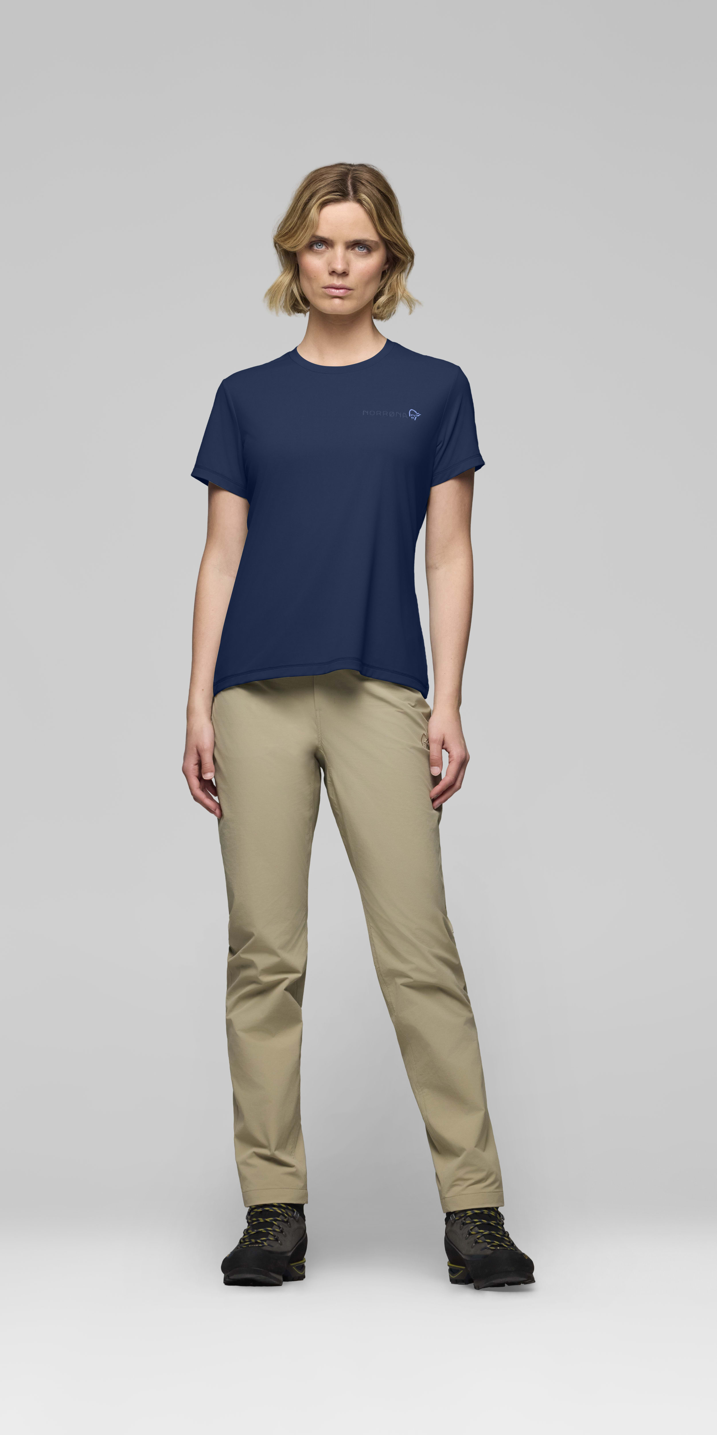 Female Look front image of femund tech T-shirt Indigo Night