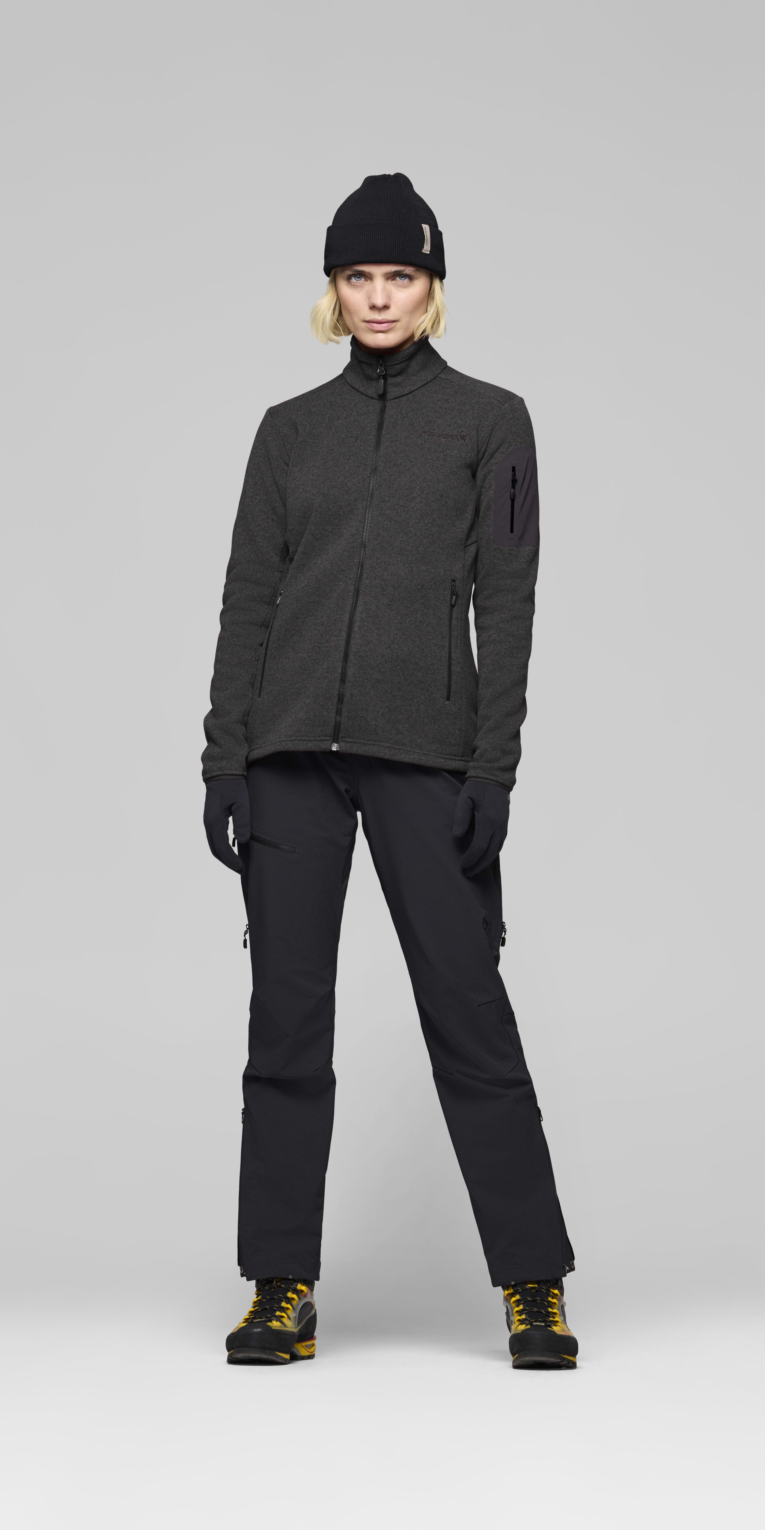Female Look front image of femund warm2 Jacket Caviar Black