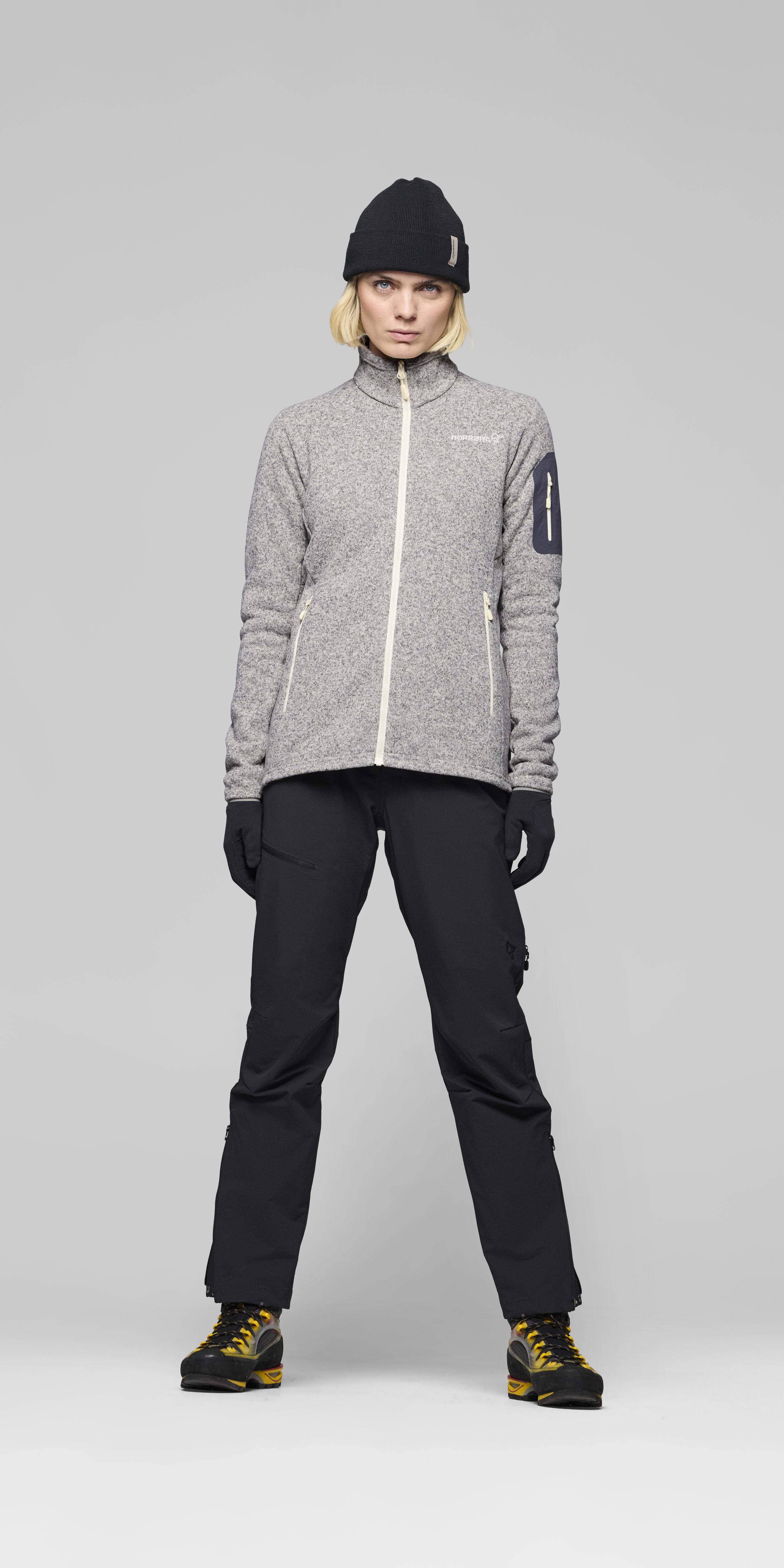 Female Look front image of femund warm2 Jacket Whisper White