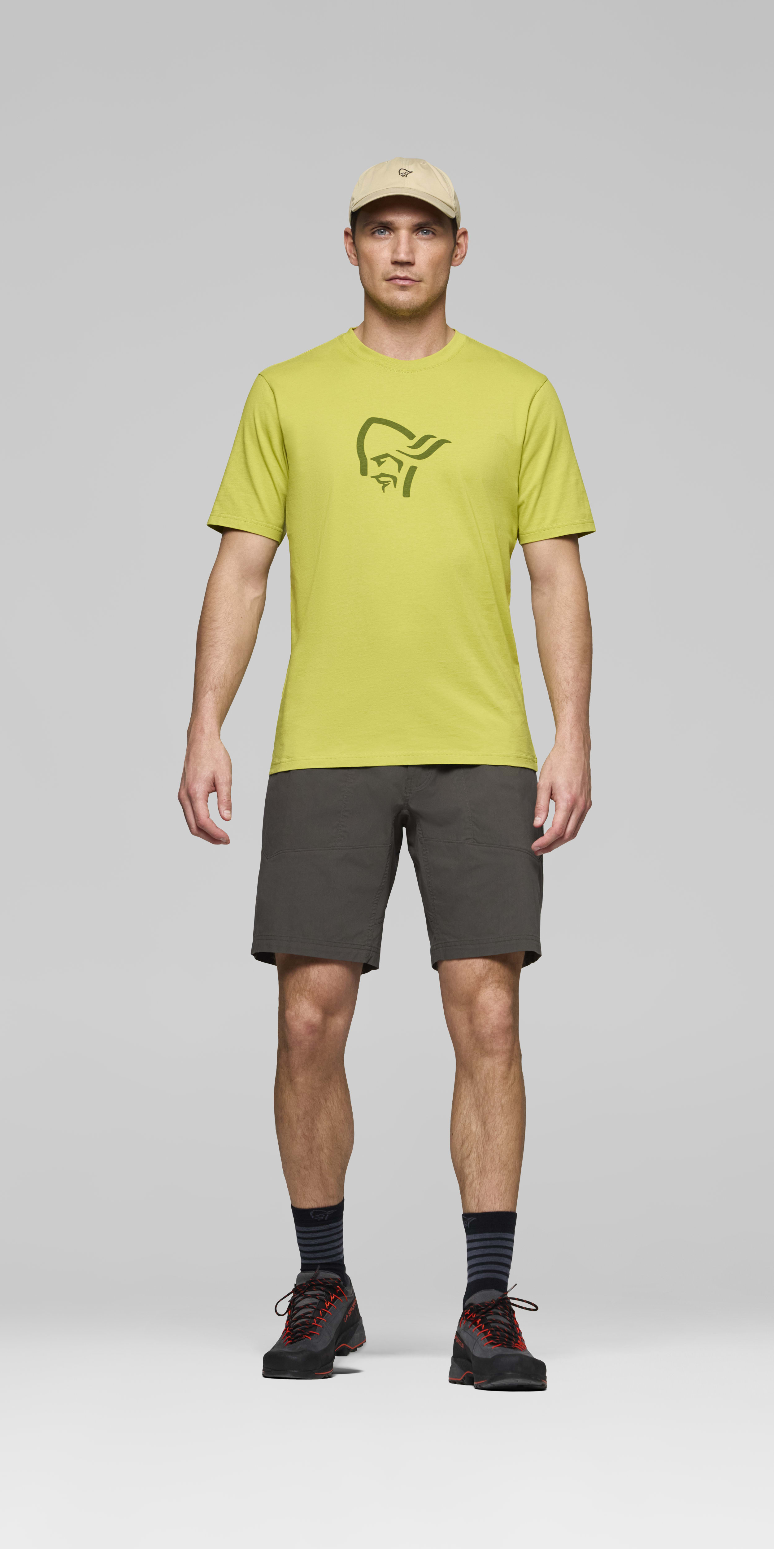 Male Look opening image of femund mid cotton Shorts Beluga