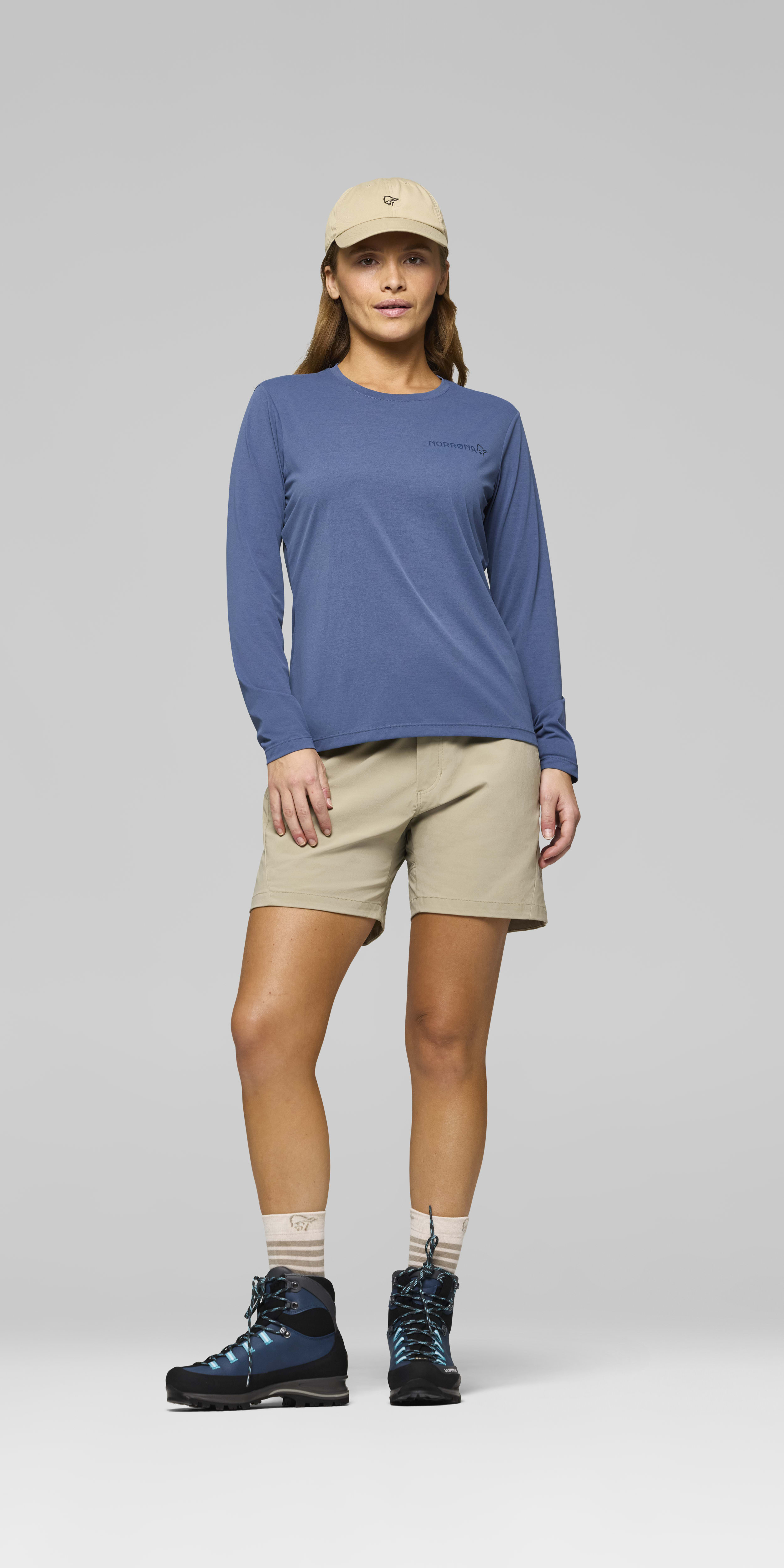 Female Look opening image of femund flex1 light Shorts Winter Twig