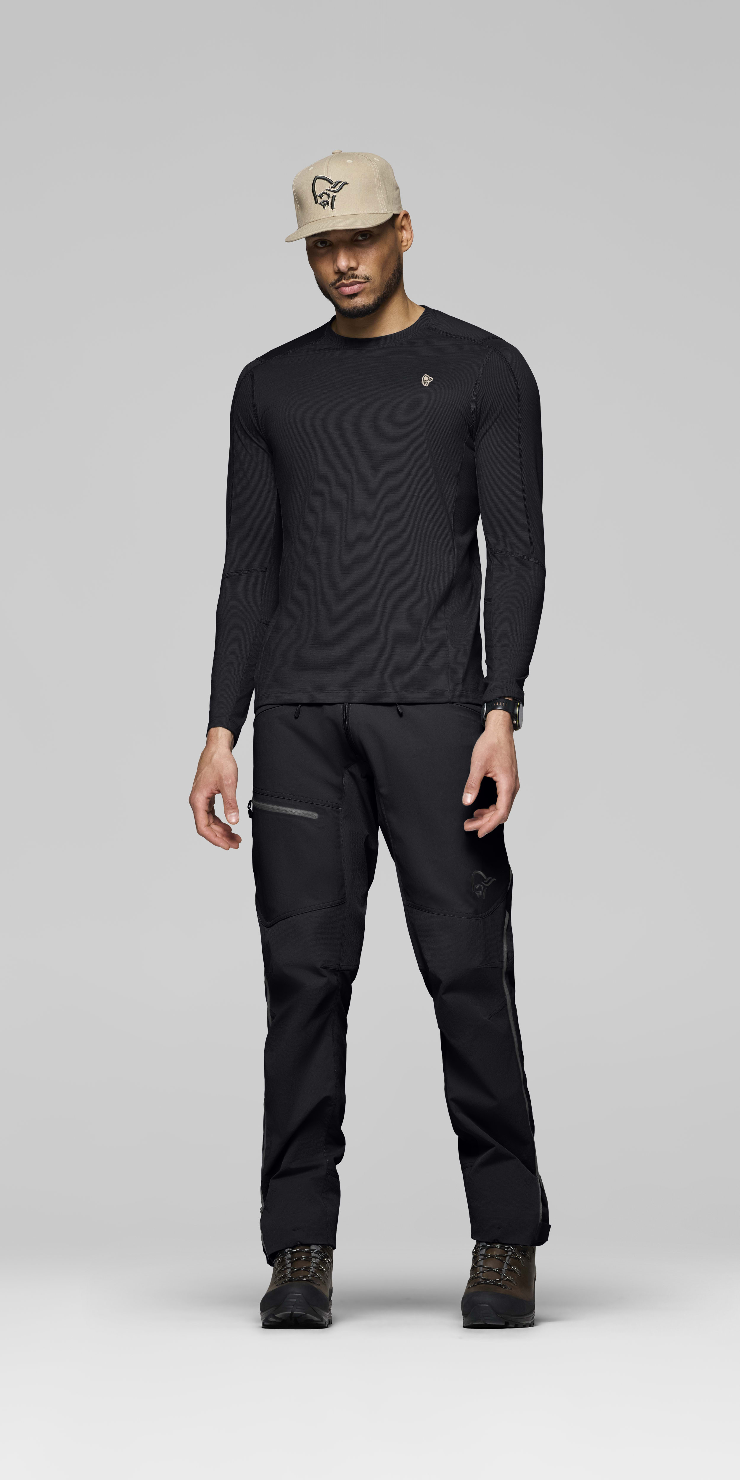 Male Look front image of femund pureUll Long Sleeve Caviar Black